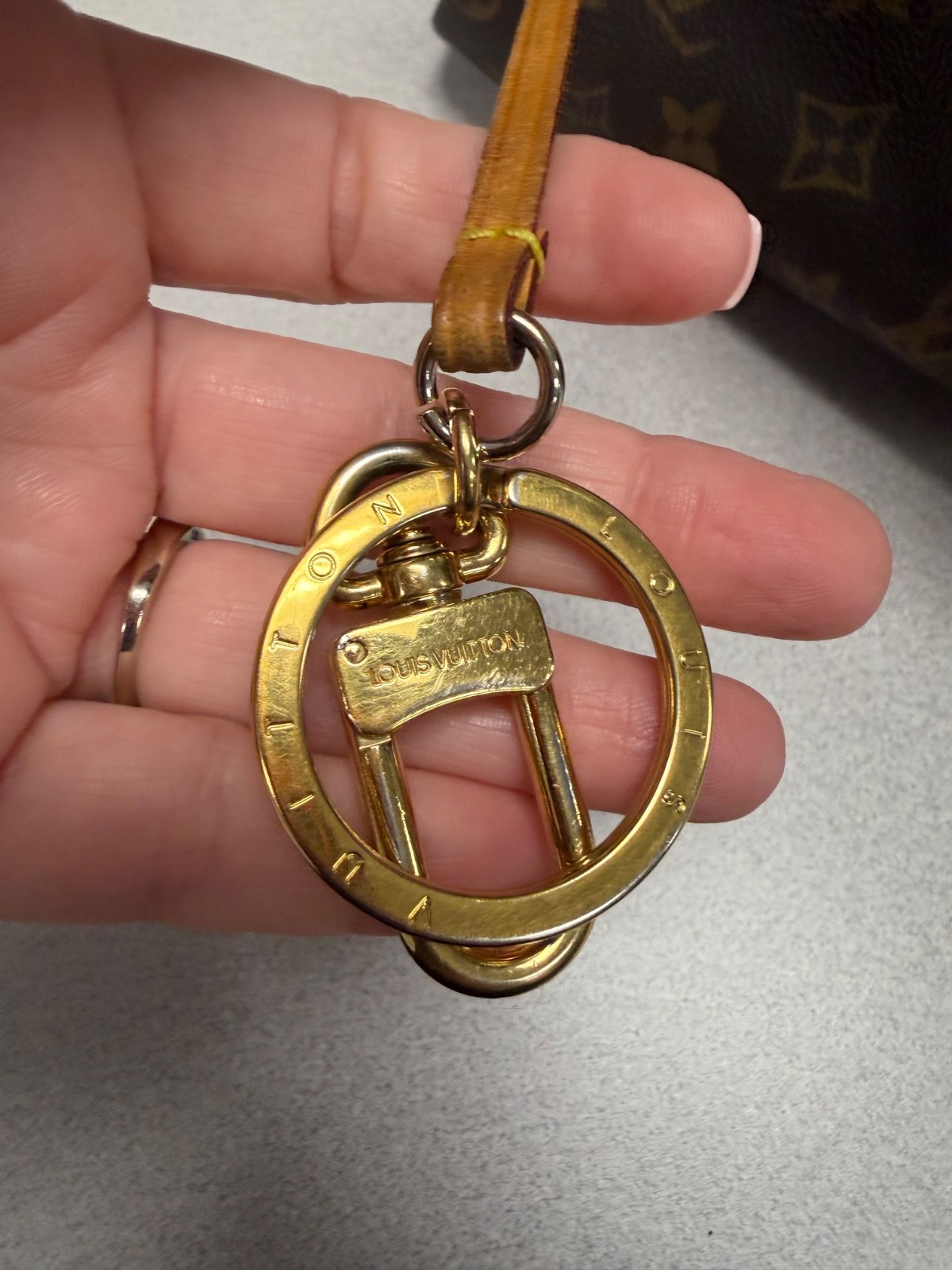 Louis Vuitton LV Monogram Artsy MM