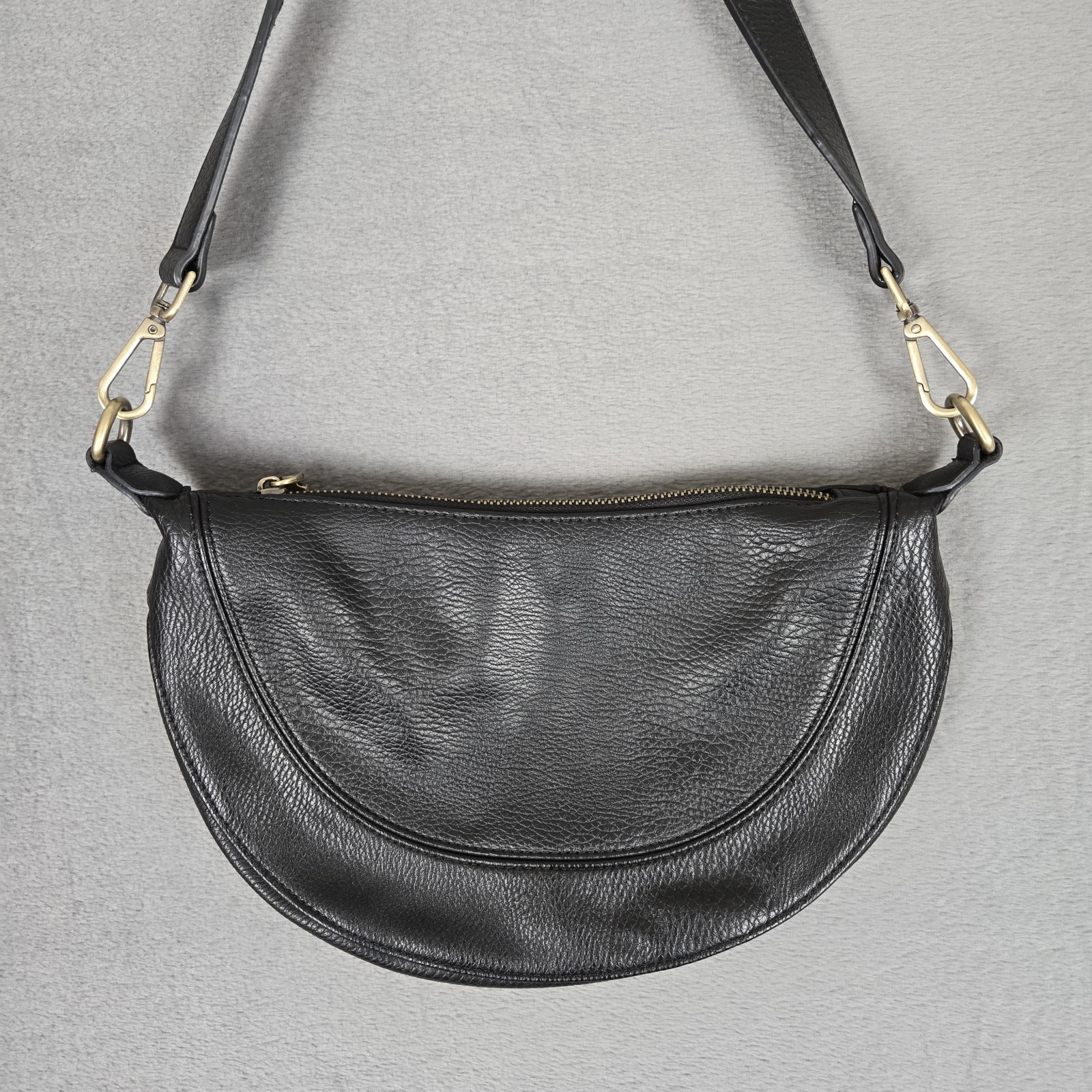 Urban Originals Anthropologie Black Luna Crossbody Bag Half Moon Shoulder Bag￼