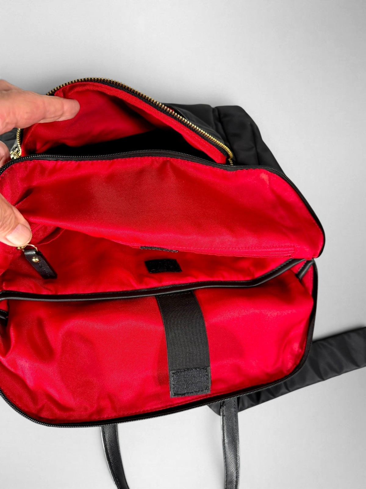 Tutilo New York Black Nylon Tech Backpack Laptop Travel Work Bag Red Lining