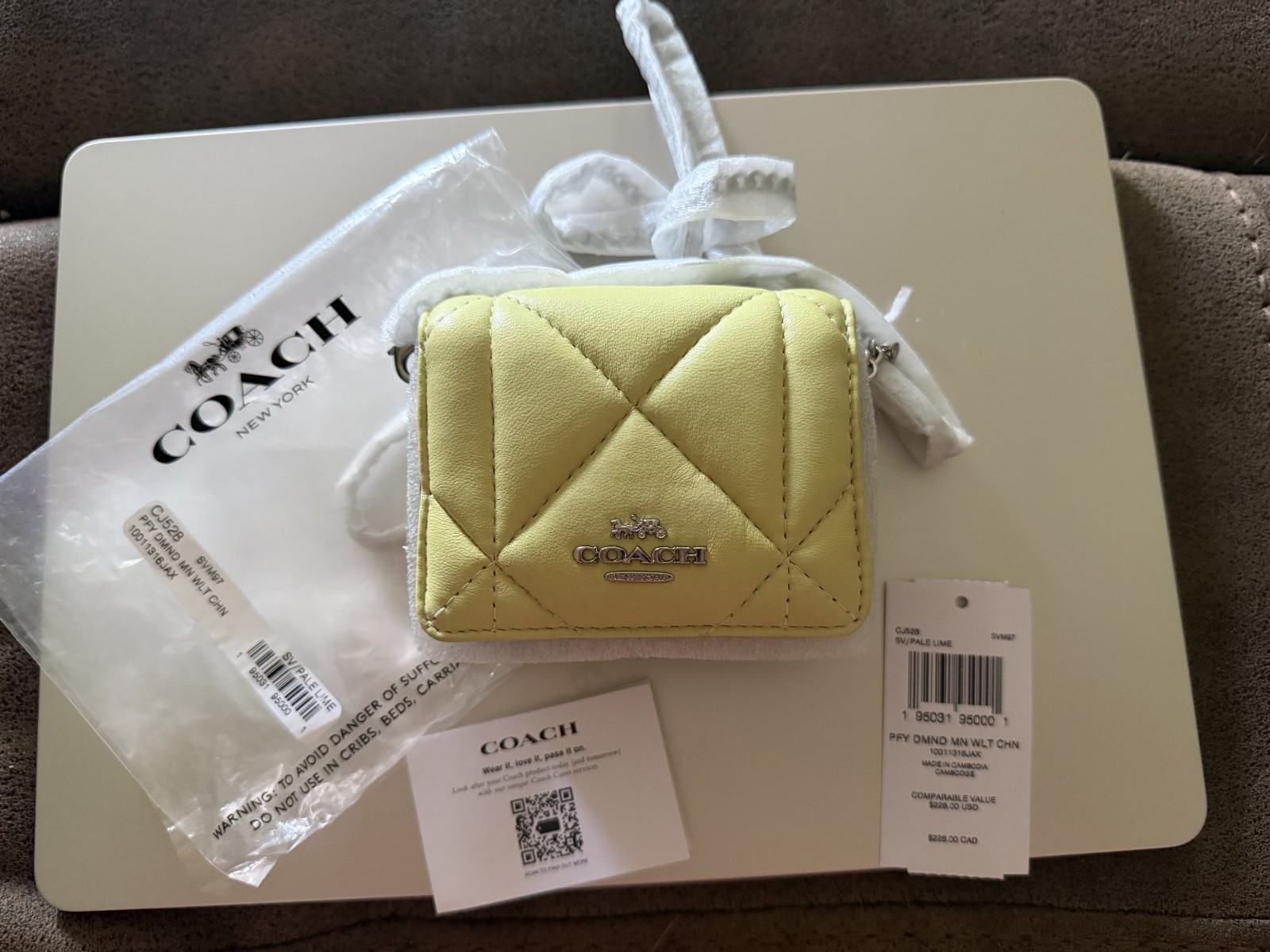 Coach Mini Wallet On A Chain With Puffy Diamond Quilting Pale Lime CJ528 NWT