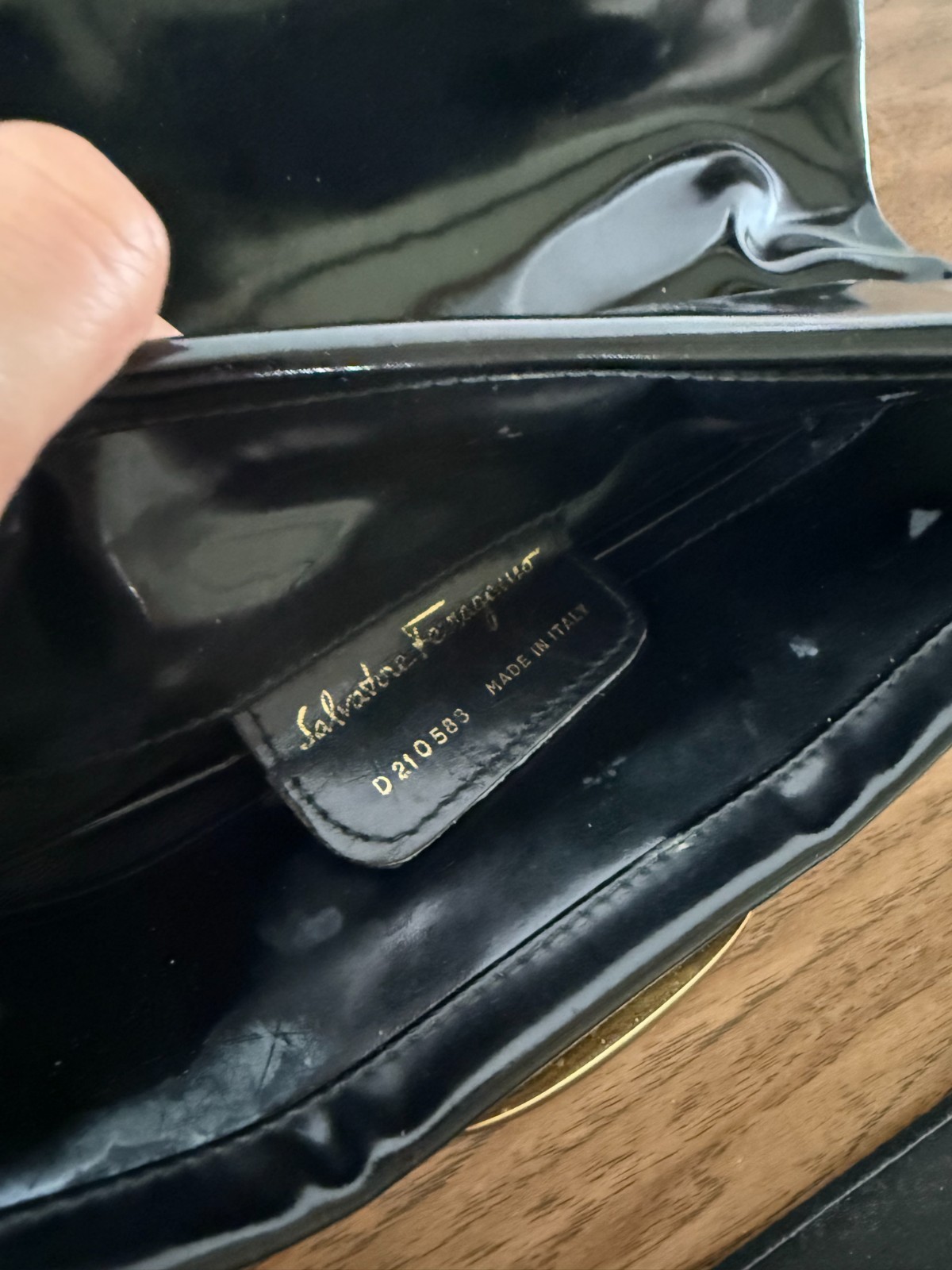 Salvatore Ferragamo Vara 2Way Shoulder bag / Clutch Bag – Black Patent Leather