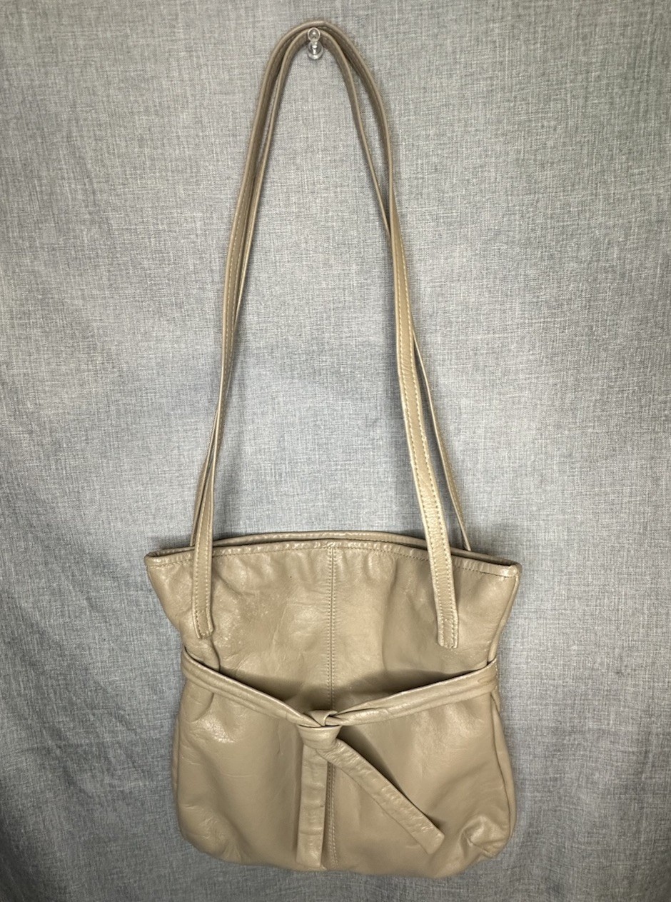 Purse Bag Beige Long Strap Pocket Inside Zippered Snap Button VTG