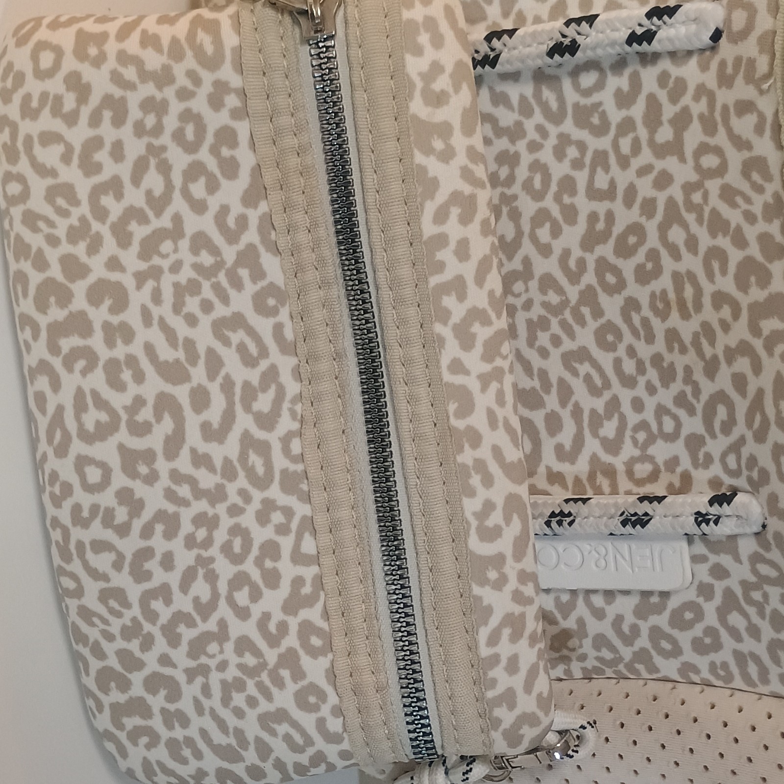 JEN&CO Leopard Print Perforated Zip Purse With Rope Handles & Makeup Bag