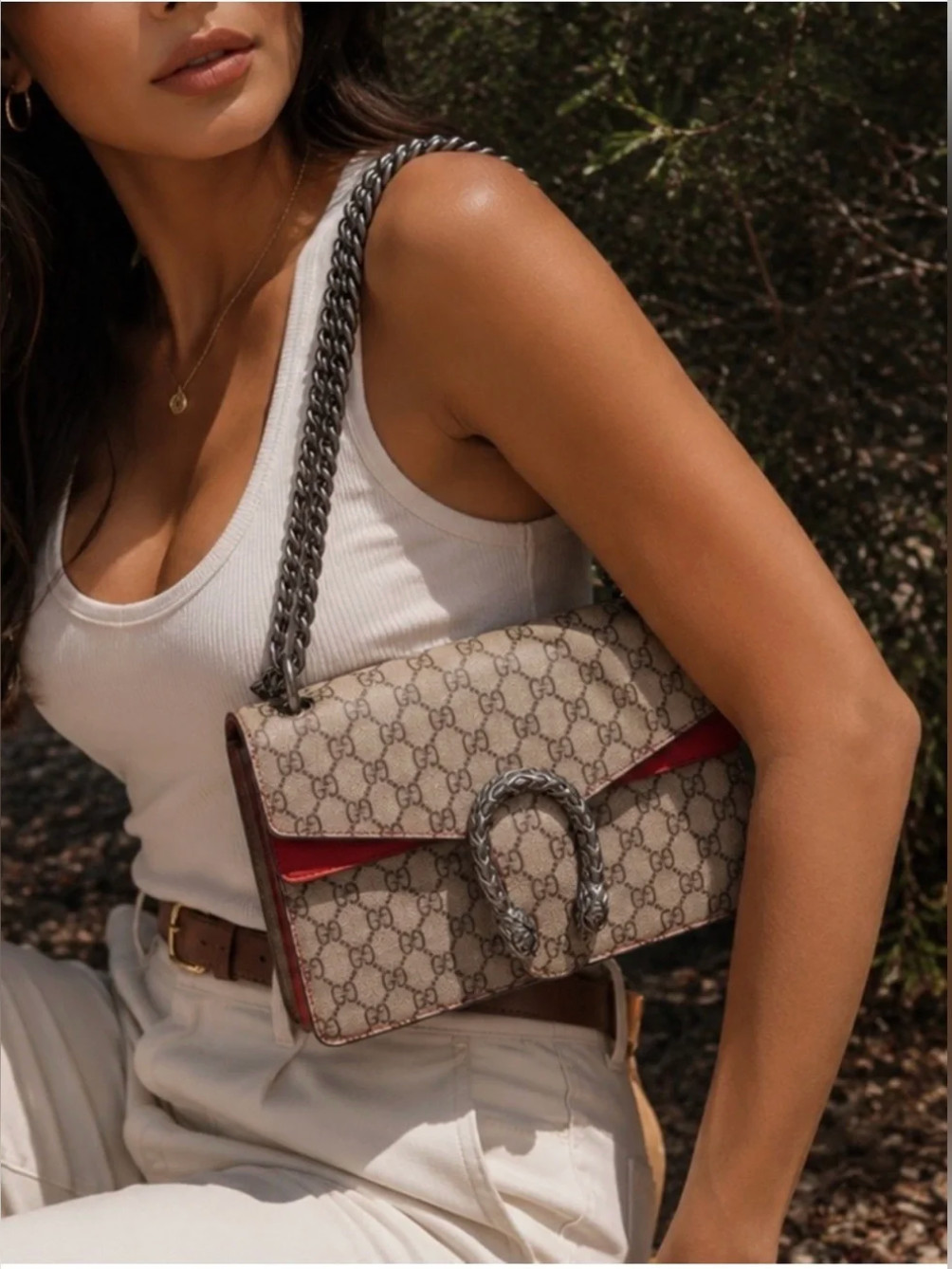 GUCCI BEIGE GG SUPREME CANVAS SHOULDER BAG WITH RED ACCENT