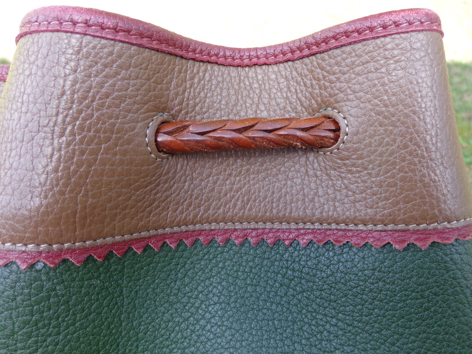 Vintage Dooney And Bourke Teton Bucket Bag Hunter Green Camel Trim Leather USA