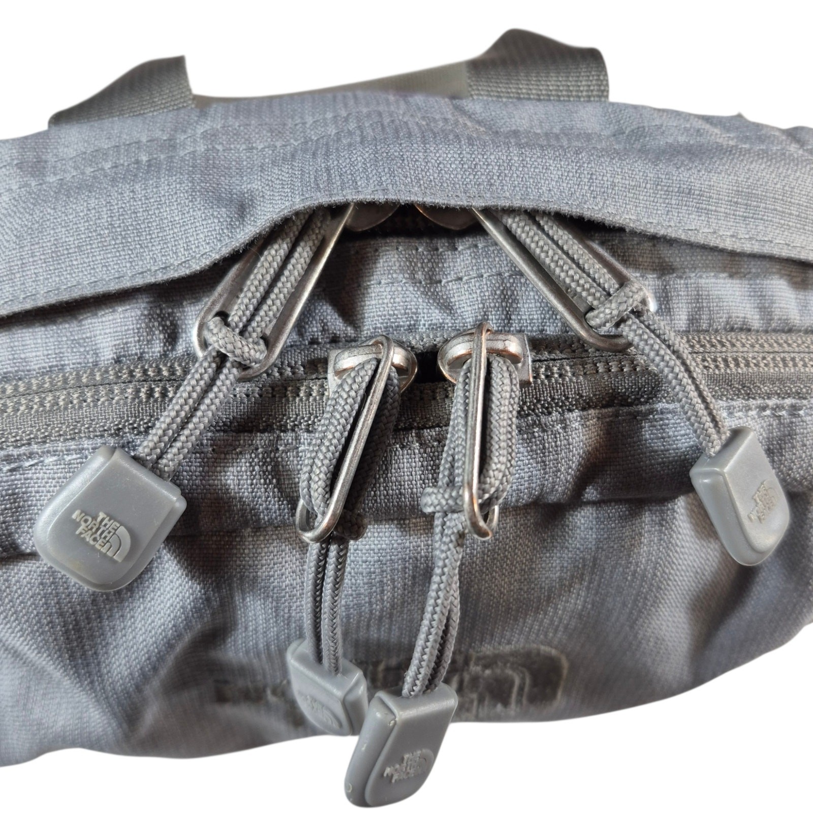 The North Face ‘Roo’ Sling Bag Fanny Pack Waist Purse Travel Carryon Steel Gray