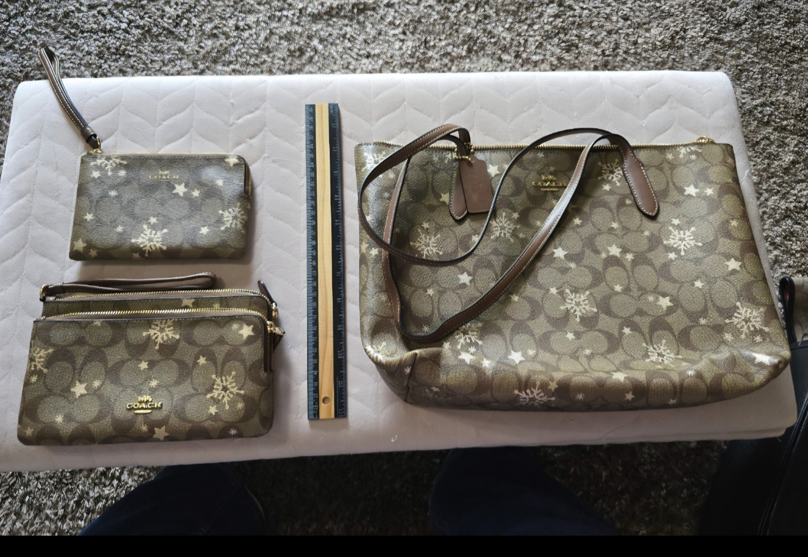 Coach Signature Brown Snowflake Large Tote Zip Handbag w/ Wristlet, Gold HW