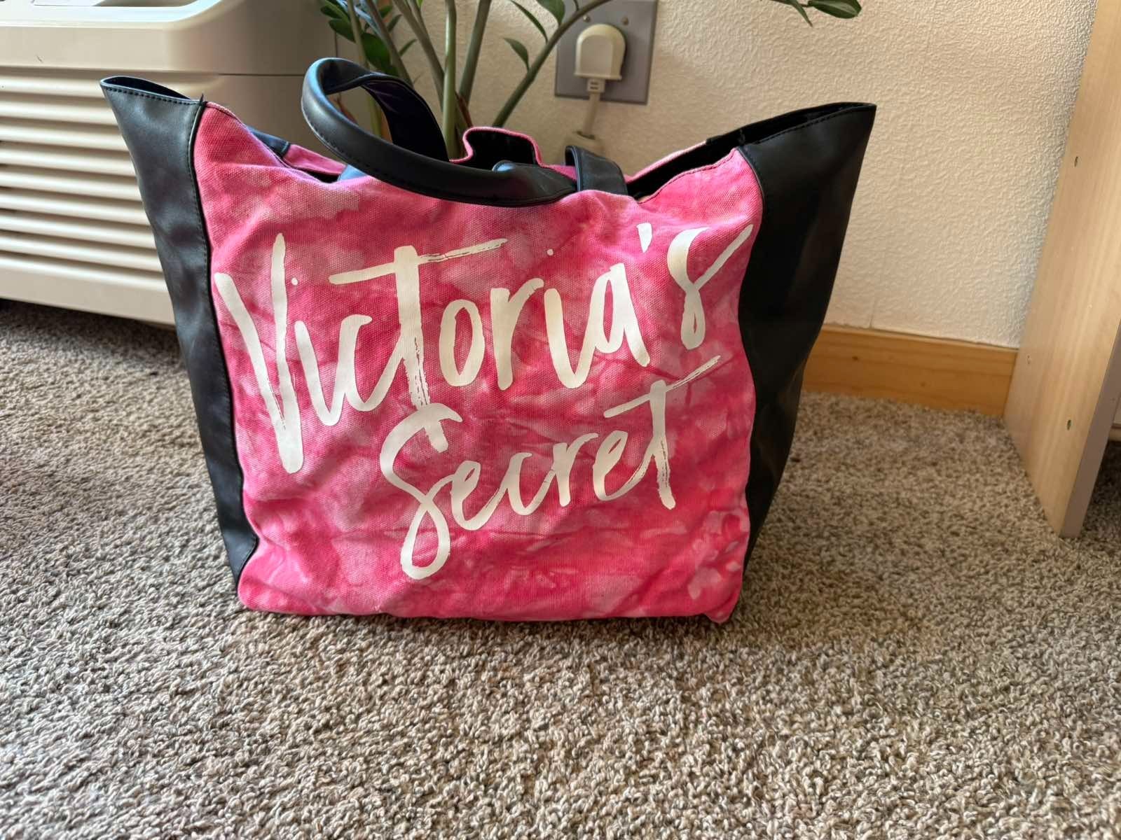 Victoria’s Secret PINK Black Tie Dye Faux Leather XL Weekender Tote Bag – Large