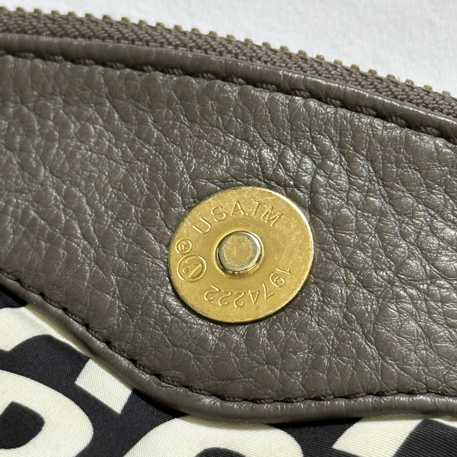 MARC by Marc Jacobs Classic Q Natasha Leather Crossbody Bag Purse Faded Aluminum