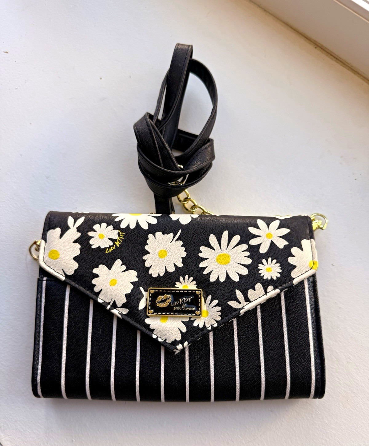 Betsey Johnson Luv Betsey Black & White Floral Striped Crossbody Bag Chain