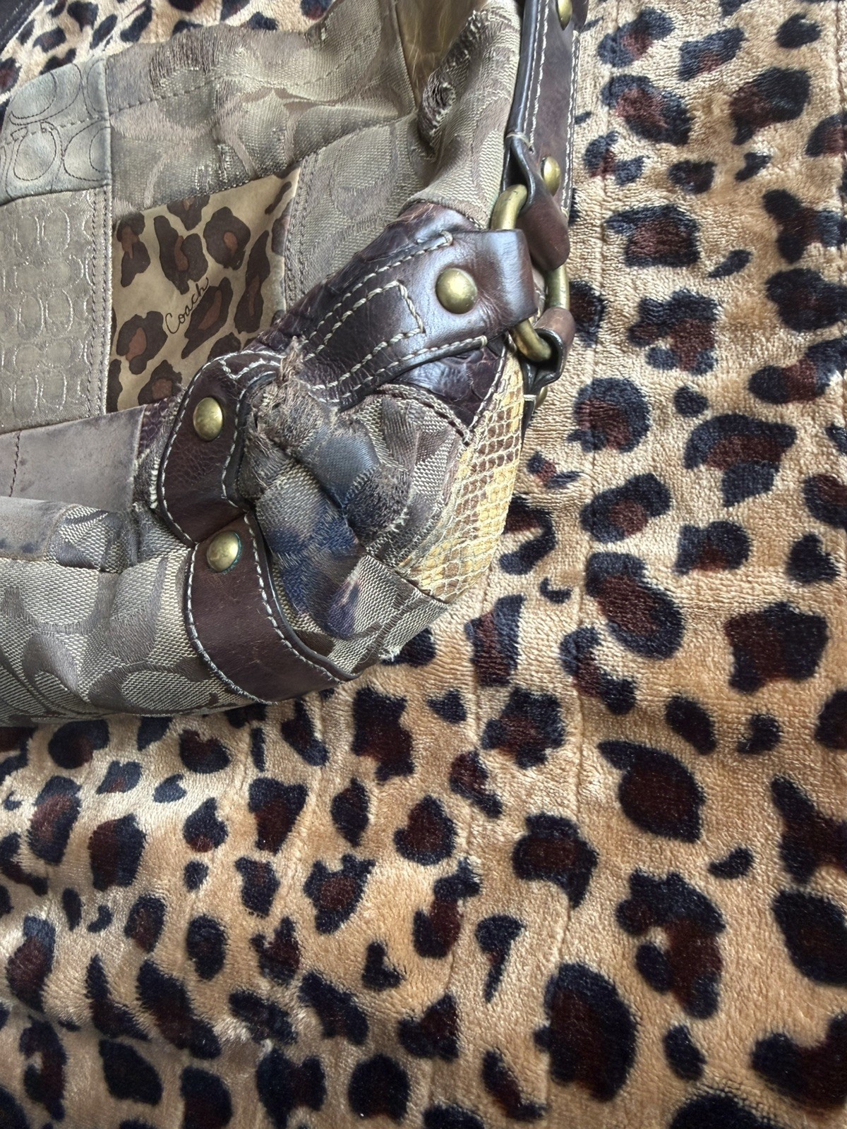 Vintage Coach Signature Leopard Patchwork Shoulder Bag N2G0773-11496 (HOBO)