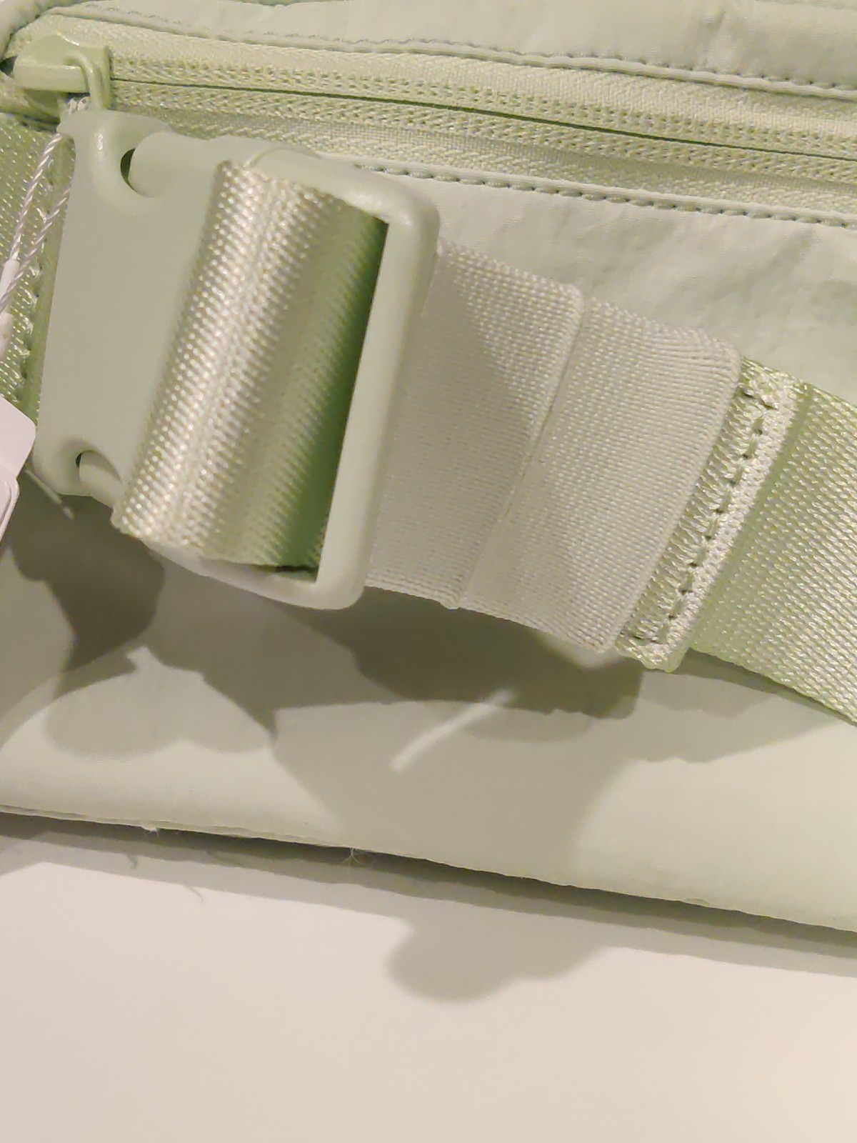 NWT Lululemon 1L Everywhere Belt Bag/Fanny Pack/Crossbody Bag Kohlrabi Green