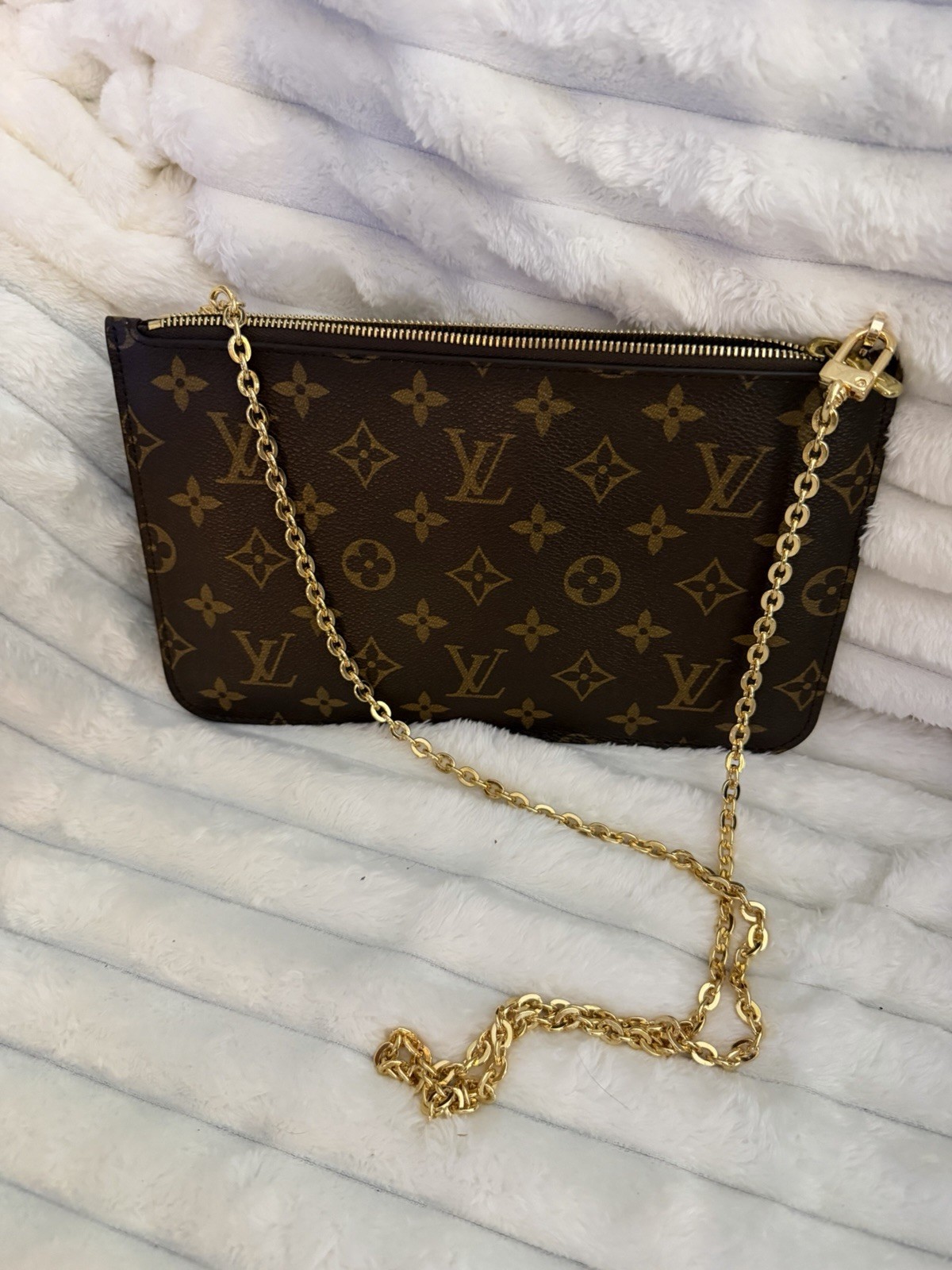Louis Vuitton 2015 Monogram Neverfull Pouch