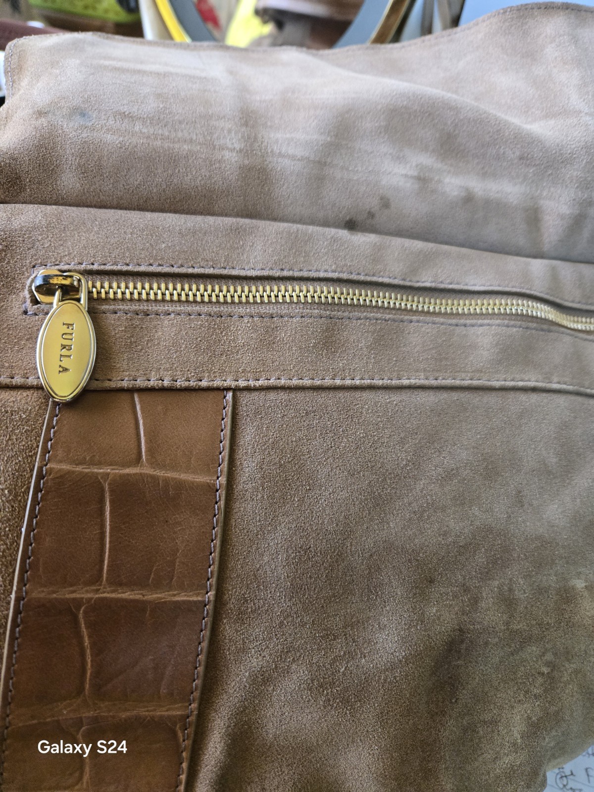 Vintage AUTHENTIC FURLA Tan/ Beige Suede And Crocodile Embossed Leather Hobo/…