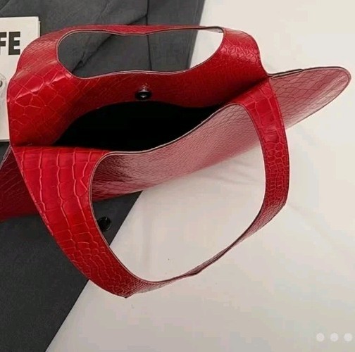 Extra Large Red Heart Shaped Shoulder Bag Snap Closure Lined Shiny Texture