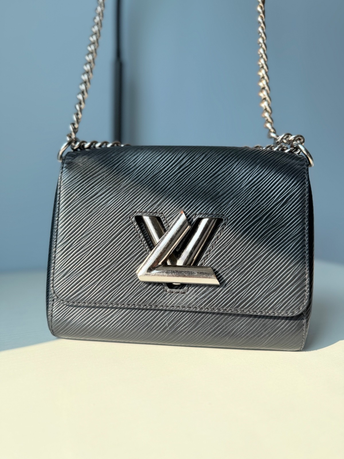 Louis Vuitton MOnogram Twist MM shoulder bag