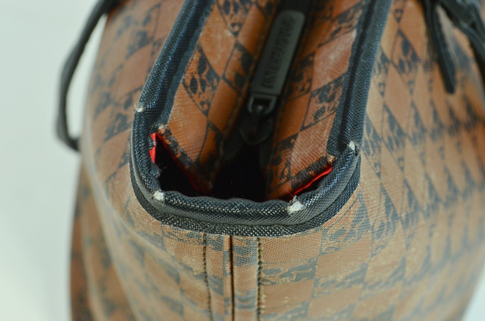 Sprayground Shark Skulls Checkerboard Brown Purse Bag Tote Rare