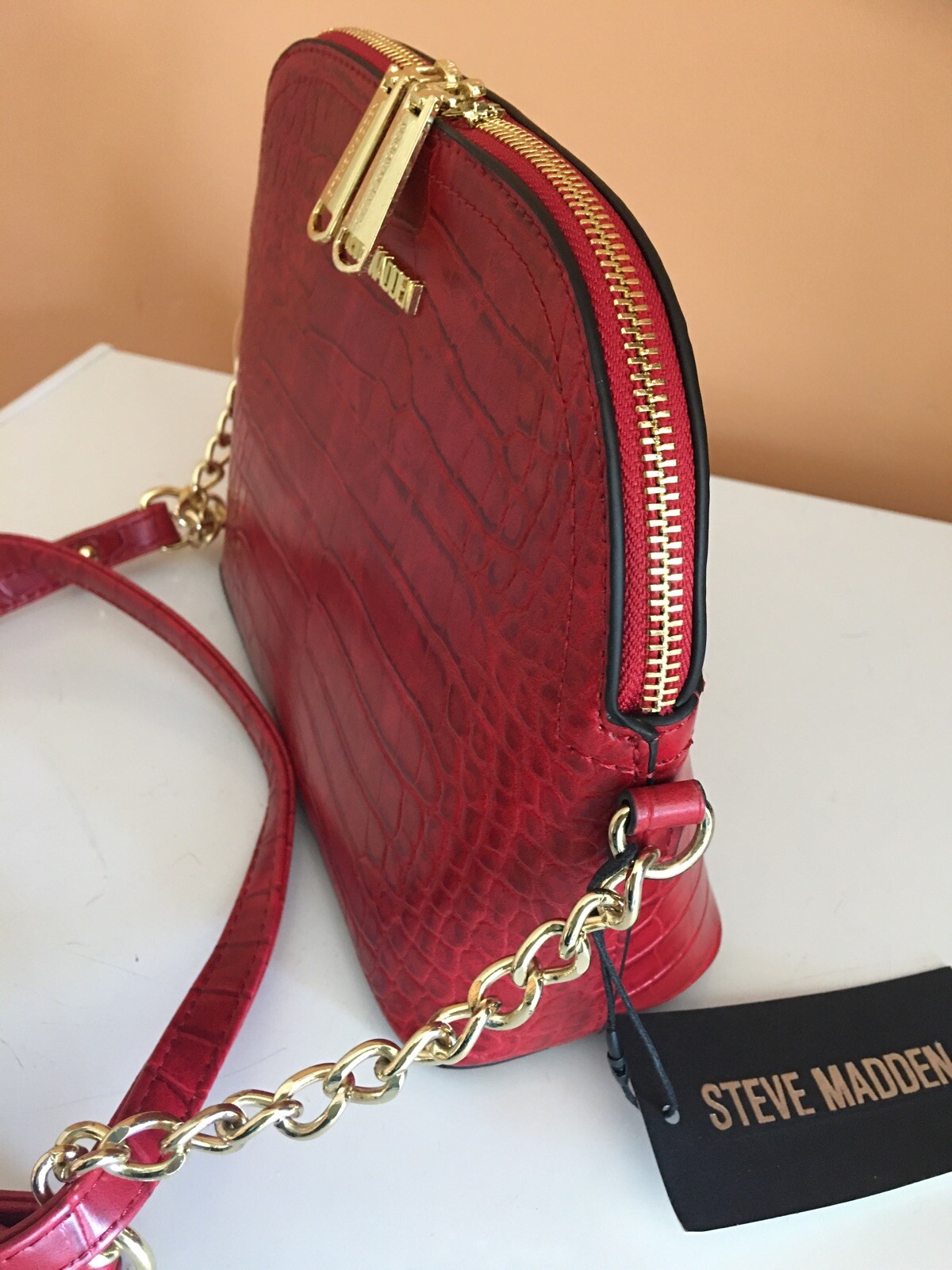STEVE MADDEN HANDBAG~RED~BMAGGIE SNAKE DESIGN GOLD HARDWARE~BEAUTIFUL & UNIQUE!