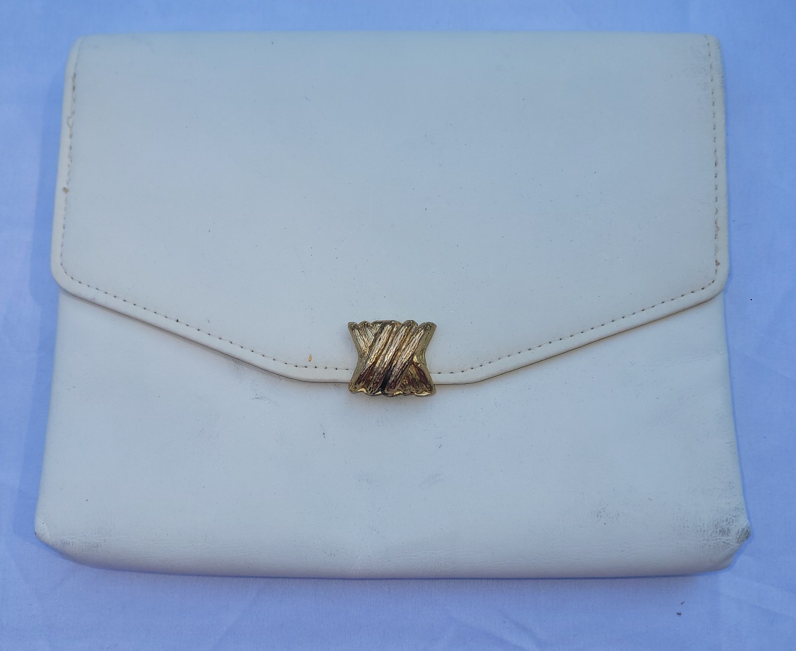 H.L USA White Clutch Purse Chain Gold Tone Clasp