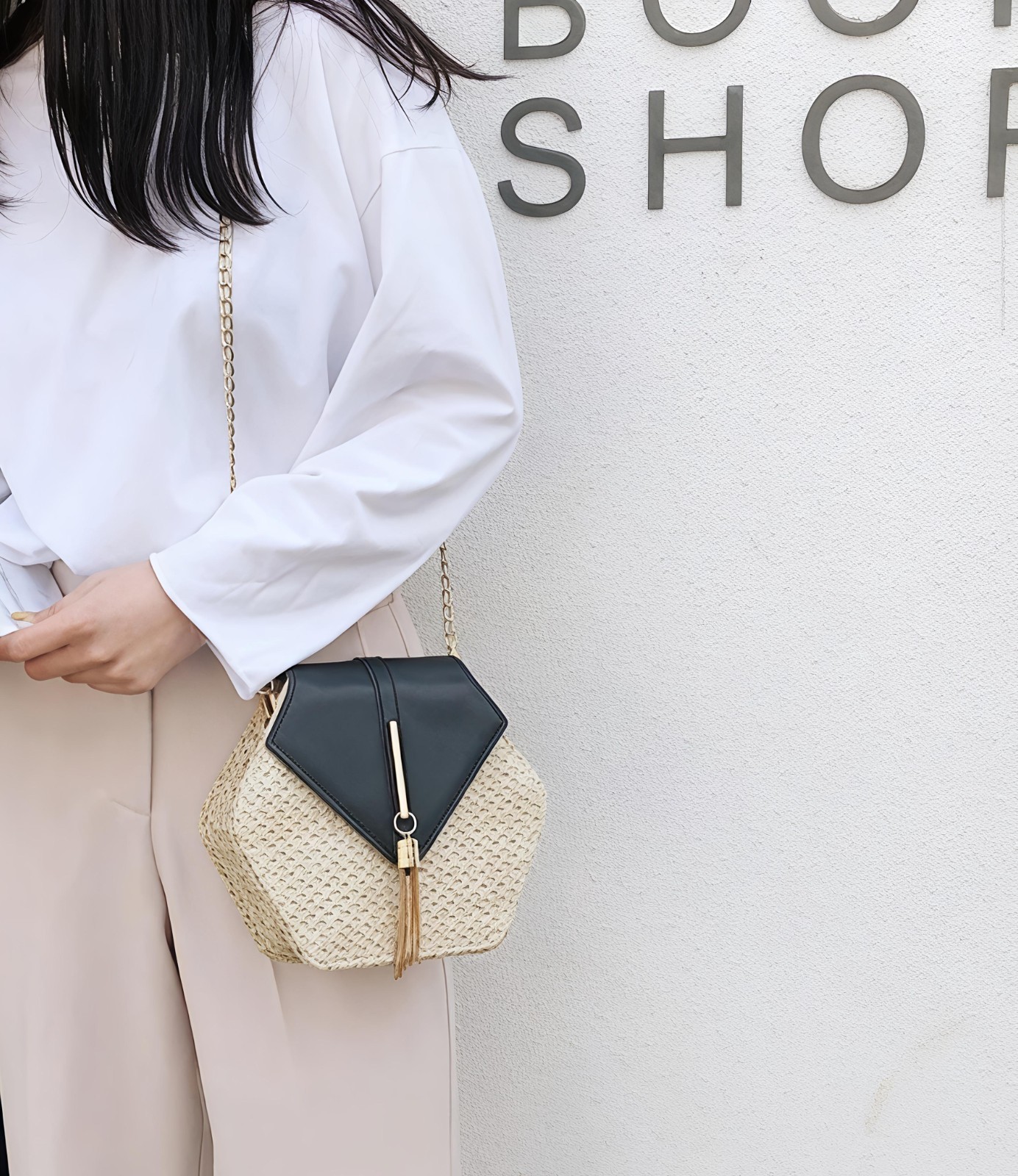 Women’s Straw Crossbody Bag Woven Shoulder Handbag Tassel Chain Summer Boho Purs