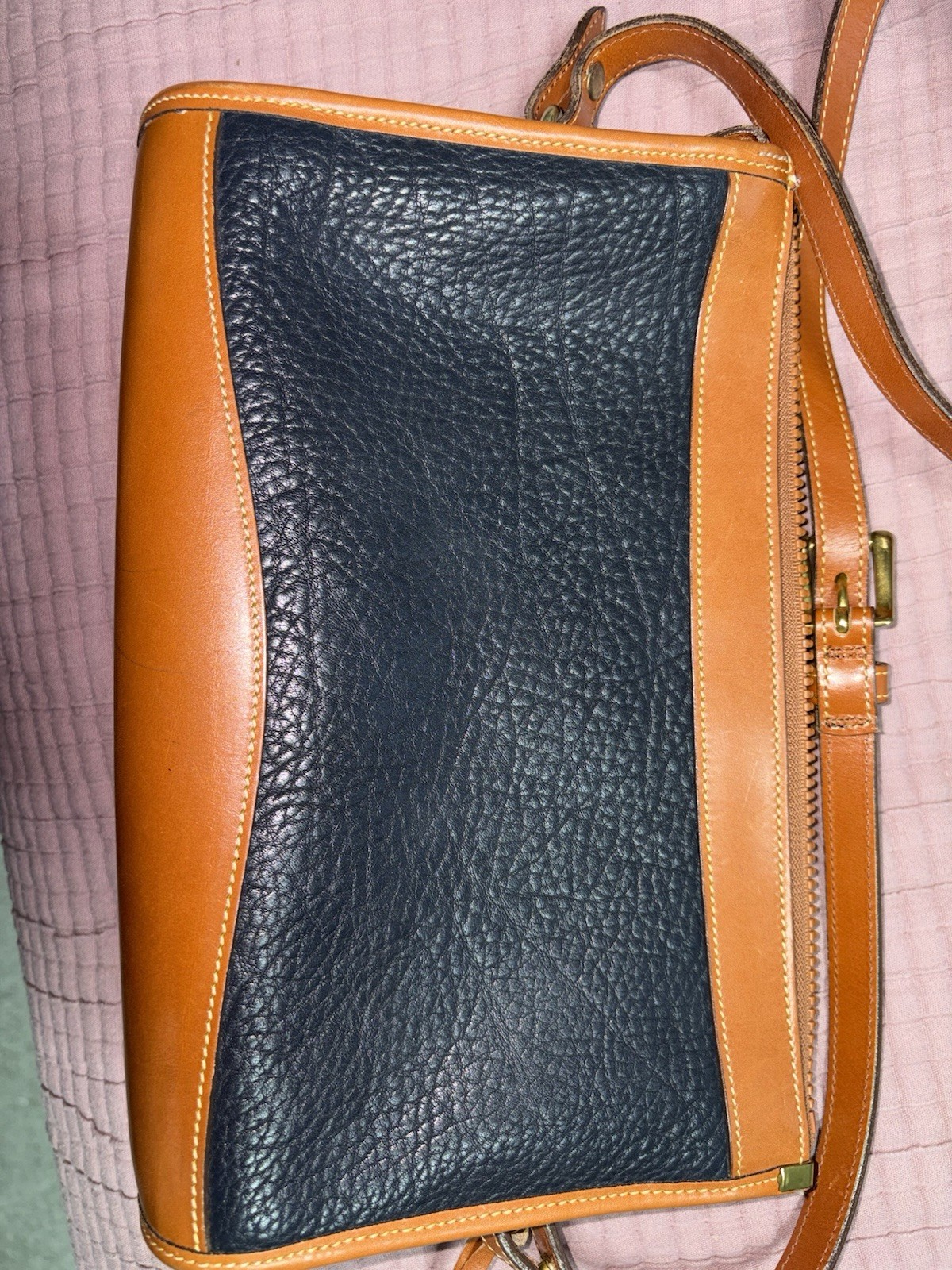 Dooney & Bourke Navy/Tan Pebbled Zip Top Shoulder Bag Gold Hardware Pockets