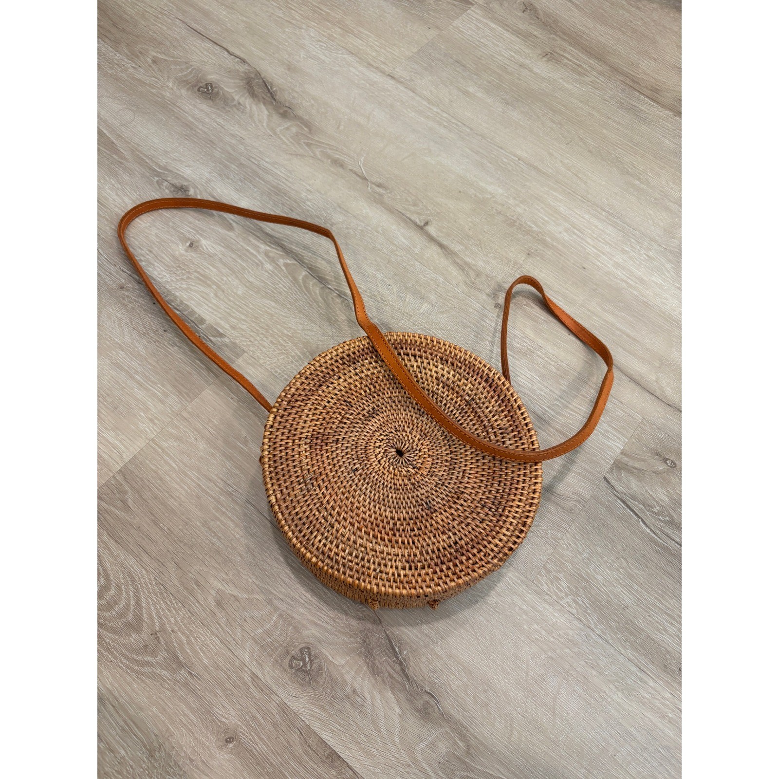 Woven Round Ata Grass Crossbody Bag Brown Leather Strap Boho Circle Purse 8in