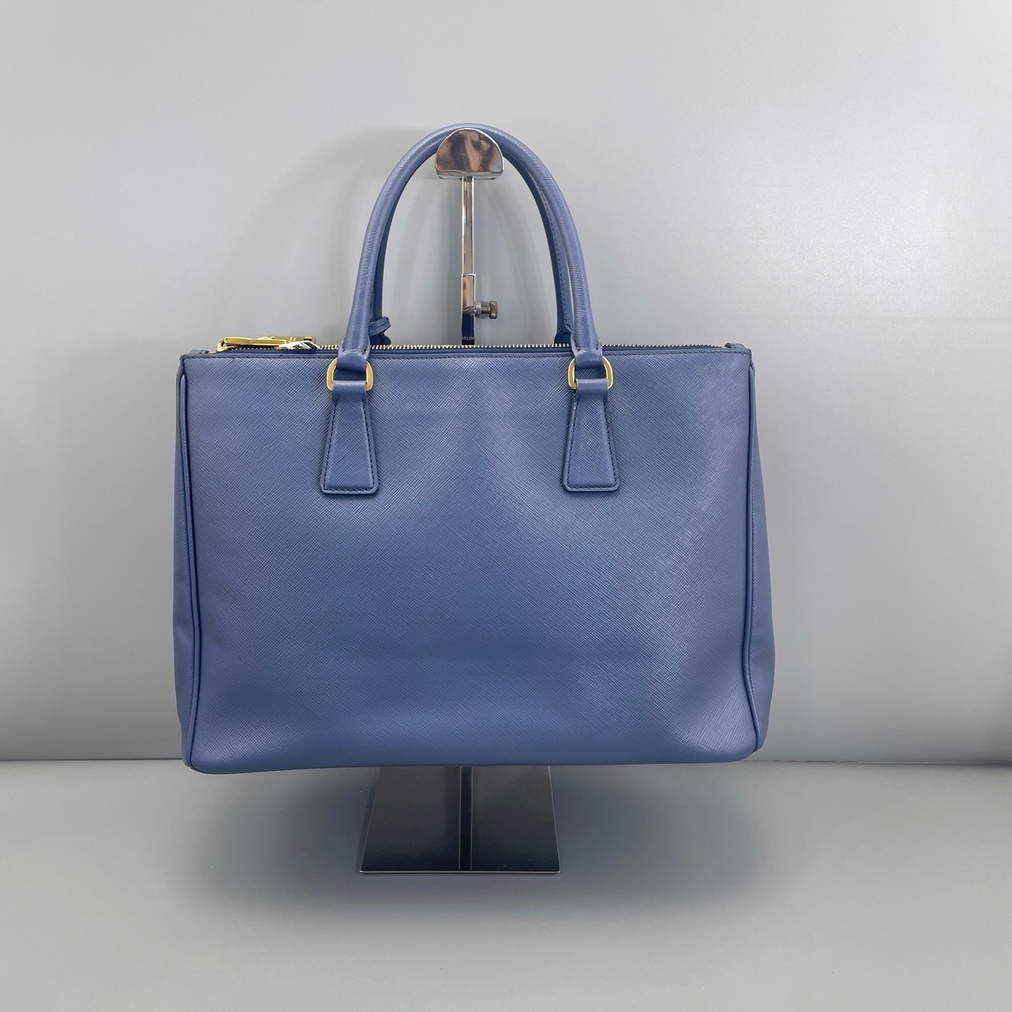AUTH PRADA Galleria Saffiano Leather Large Blue Top Handle Tote Bag.