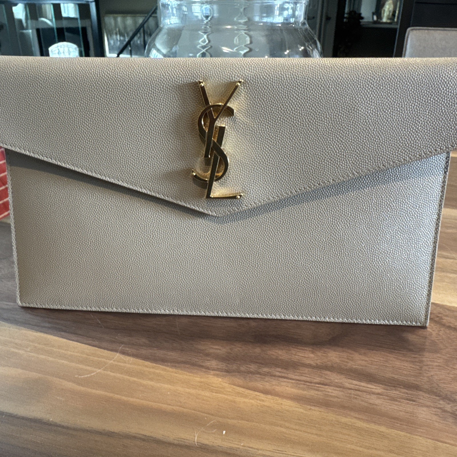 800$ Yves Saint Laurent YSL Uptown Envelope Pouch in Grained Leather-Dark Beige.