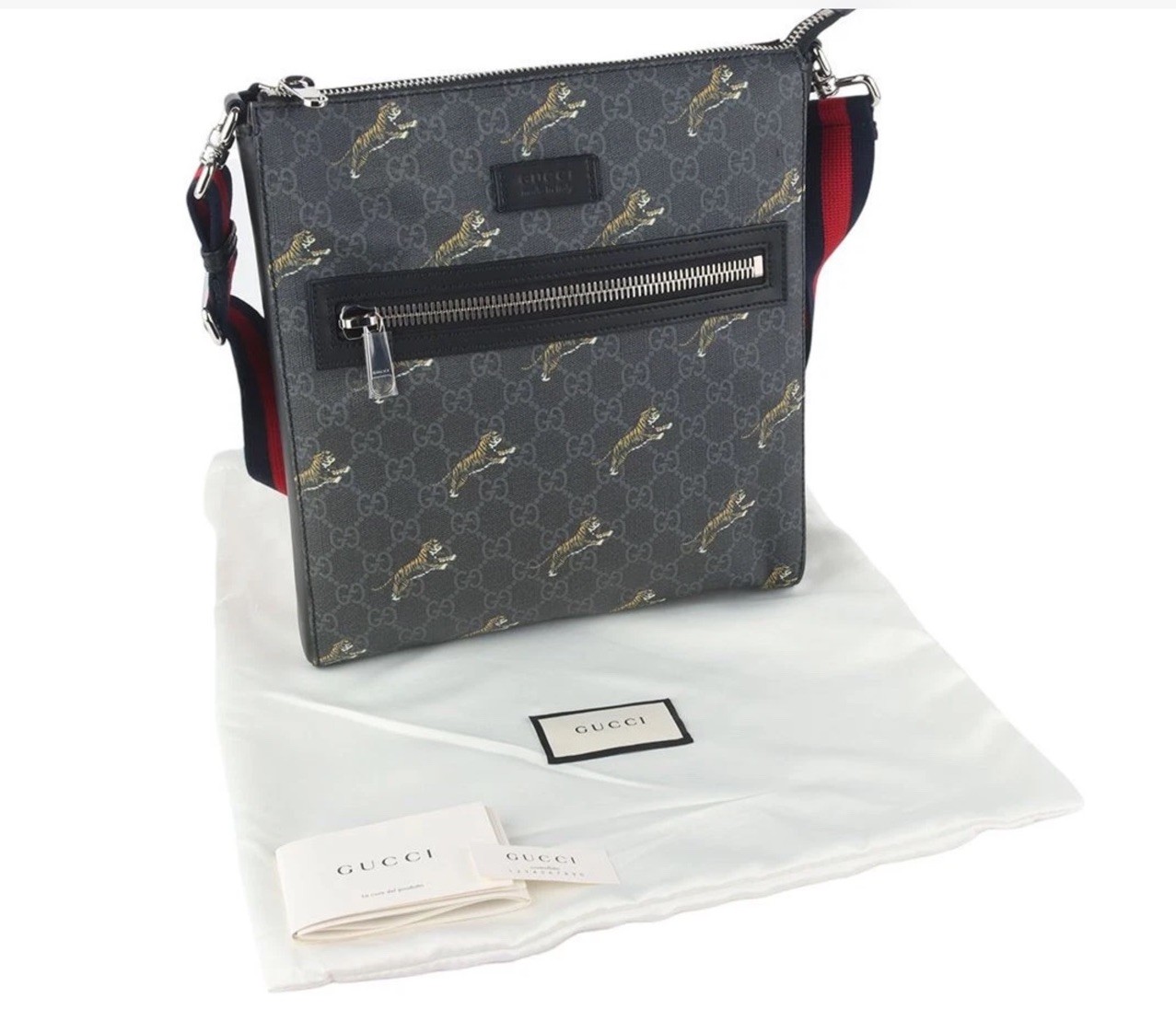 Gucci Black GG Supreme Tiger Print Messenger Crossbody Bag EUC