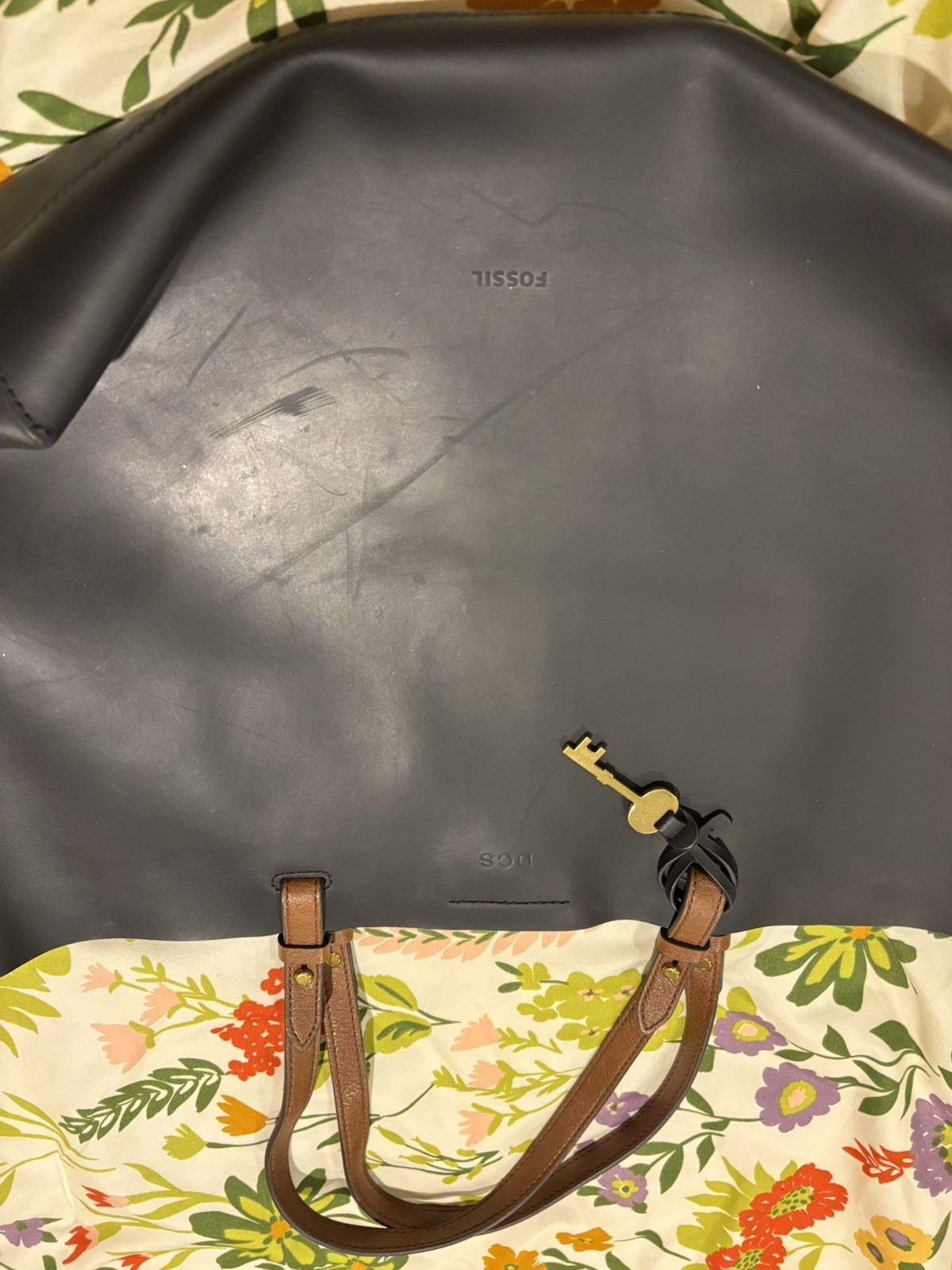 Fossil Black Tote Brown Double Handles Gold Hardware Removable Zip Pouch Key