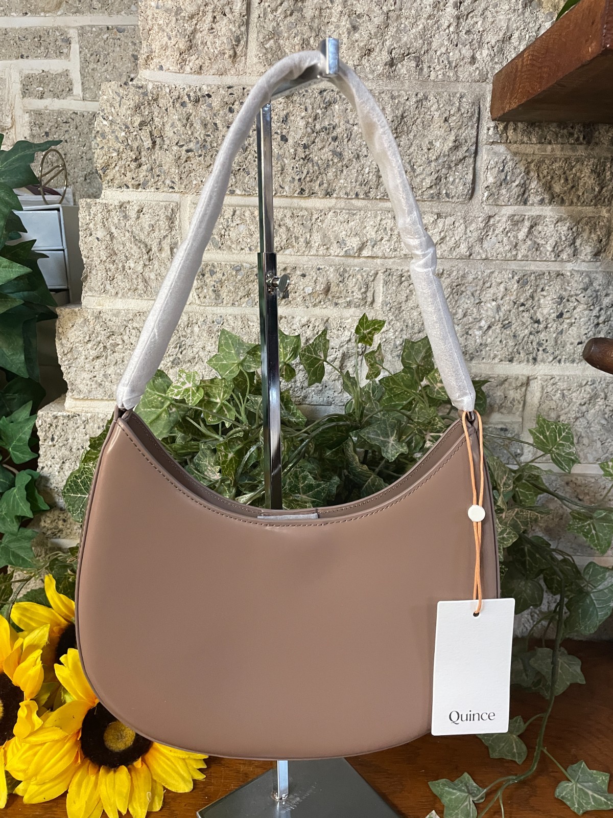 NWT QUINCE ITALIAN ABRASIVATO LEATHER SHOULDER BAG SOLD OUT! TAUPE MSRP $120