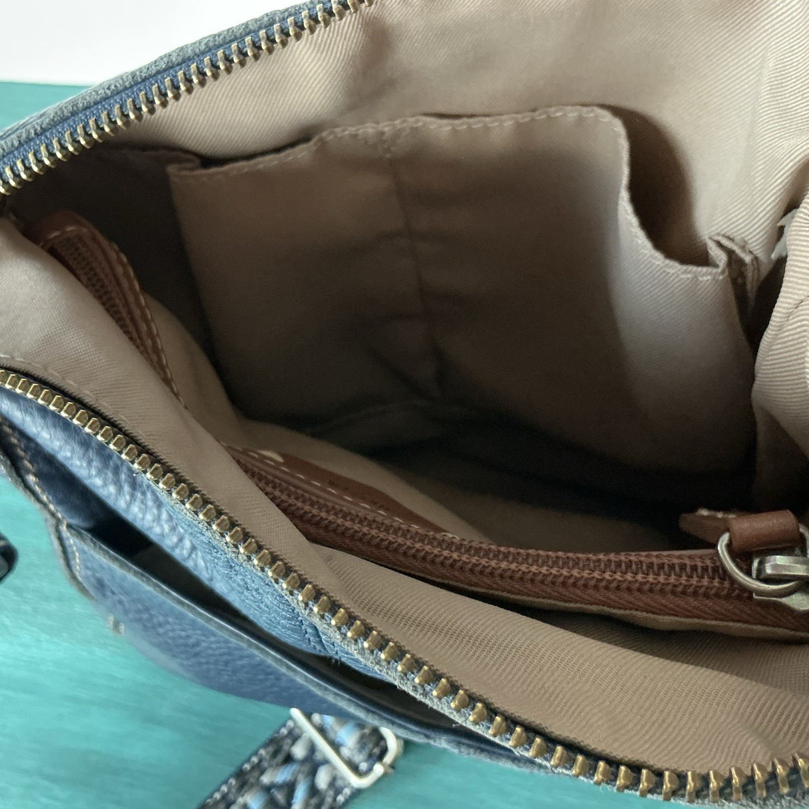 The Sak Lucia Indigo Leather Slouchy Crossbody Bag Classic Boho Hippie Travel