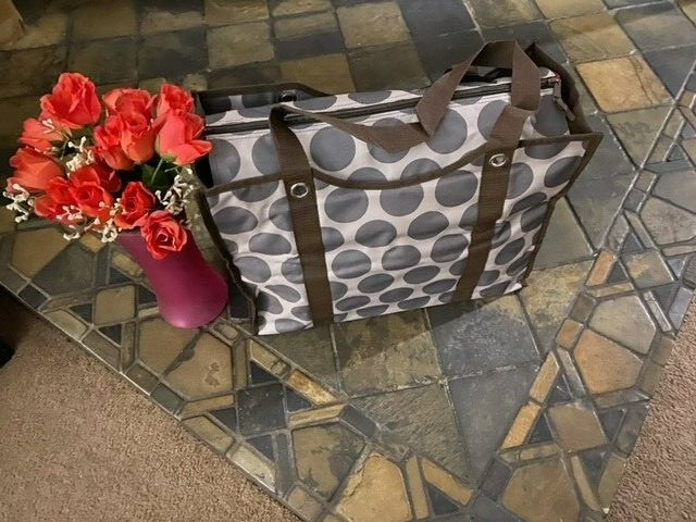 Thirty-One All-Day Organizing Tote in Gray Mod Dot Thirty-one tote