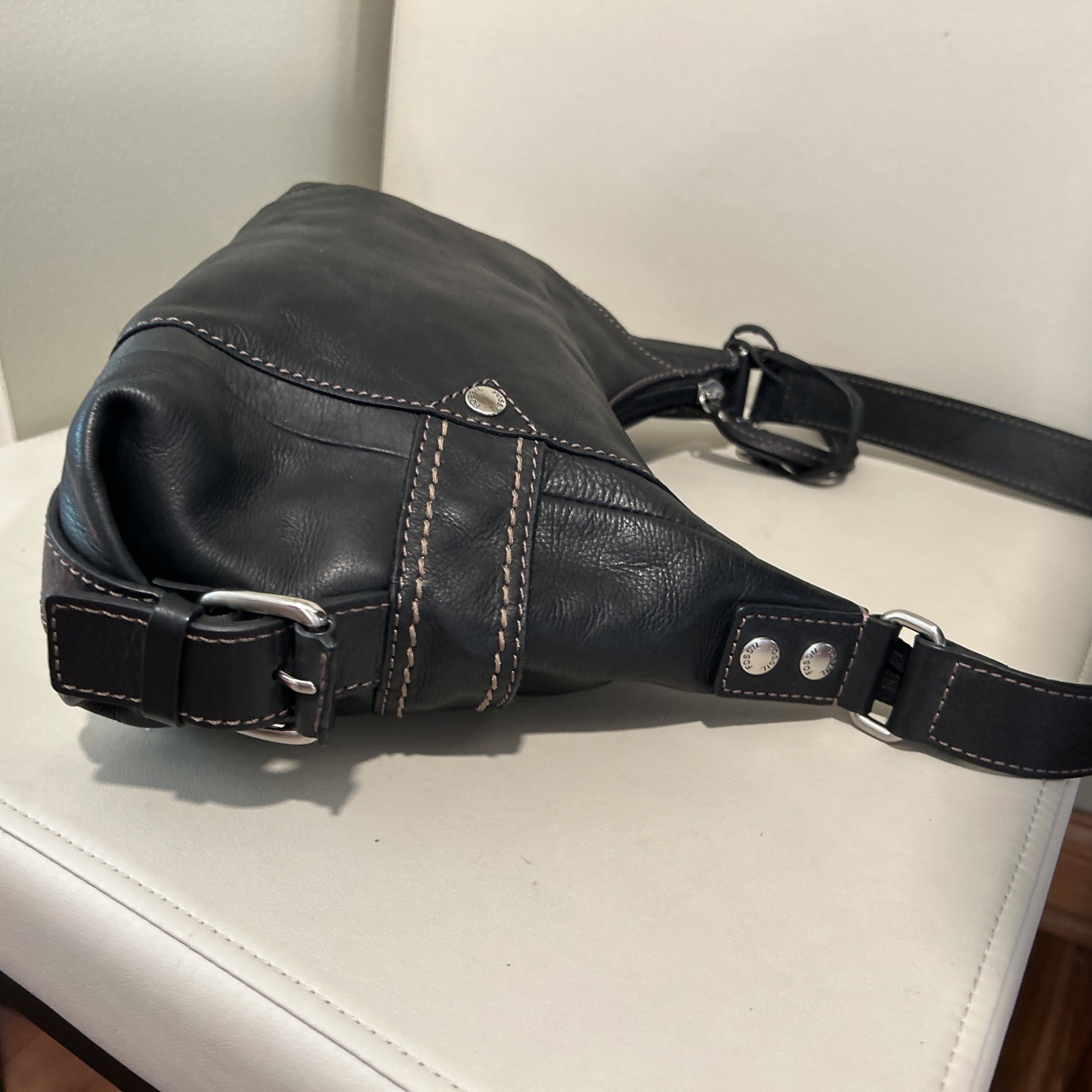 Fossil Leather Shoulder Bag Black Contrast Stitching Key Charm Y2K Boho