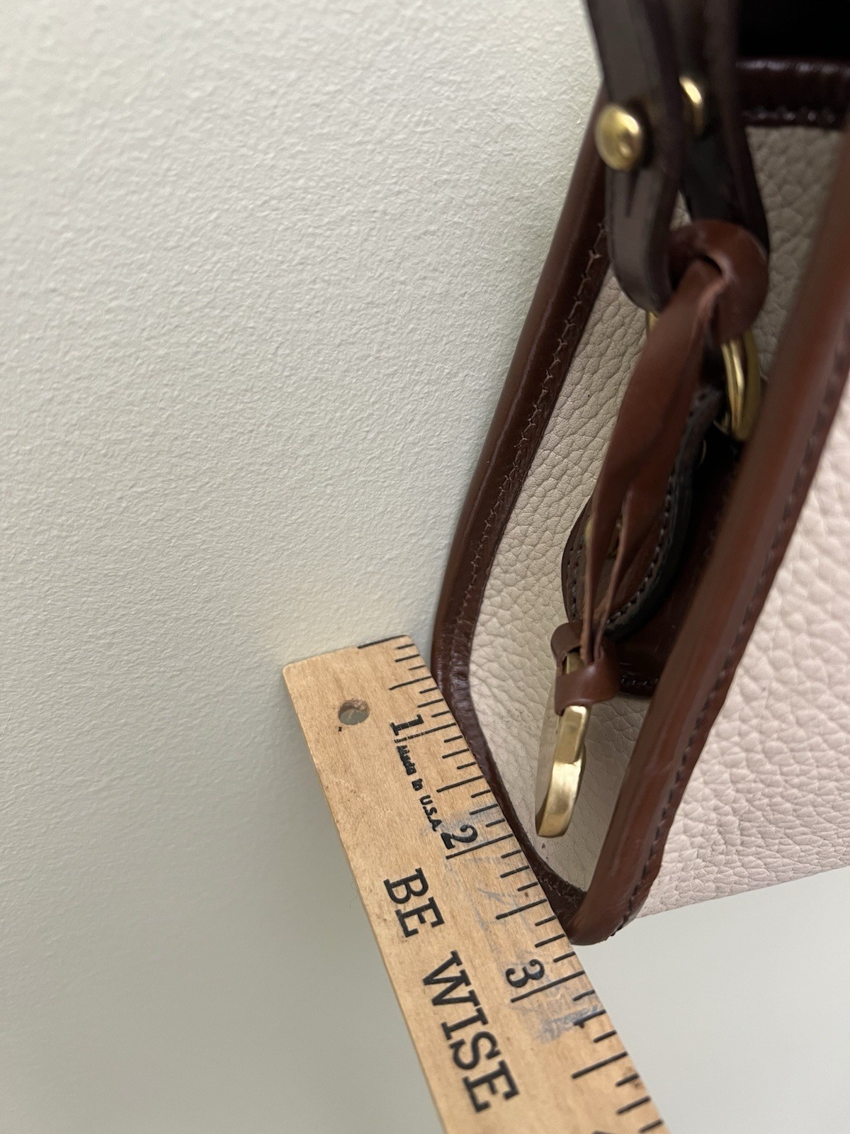Vintage Dooney & Bourke Cream and Brown Leather Crossbody Bag EUC