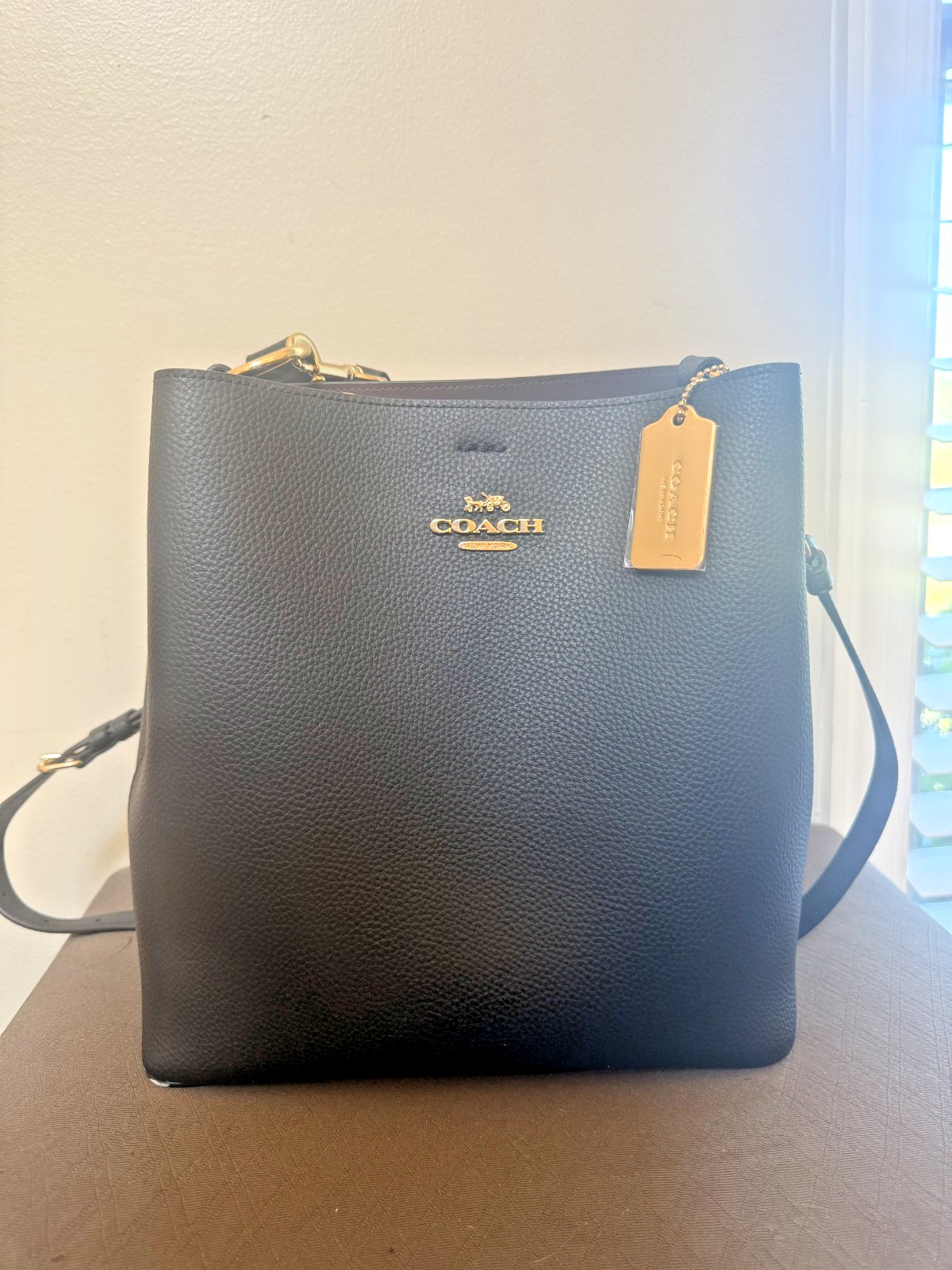 Coach Town Shoulder Bag Leather – Black