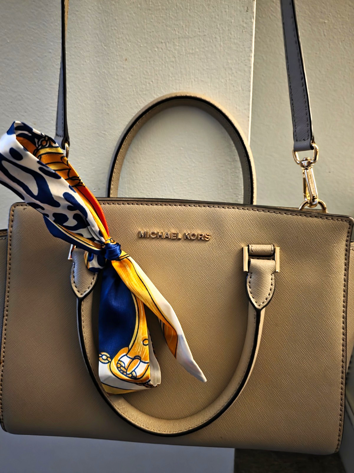 Michael Kors beige zip top satchel top handle adjustable strap gold hardware