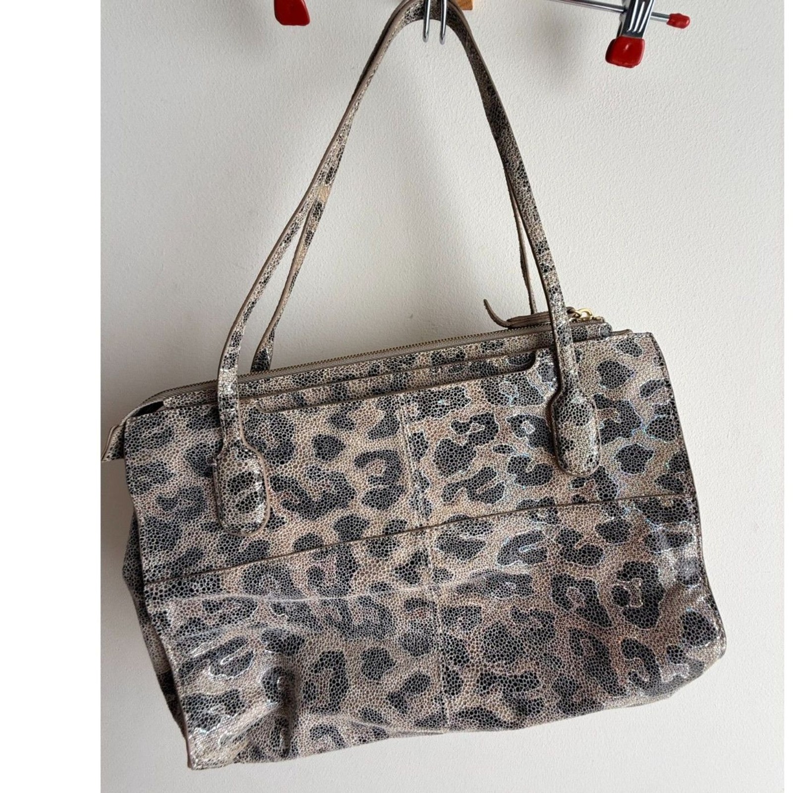Sparkling holographic – cheetah print – Hobo bag