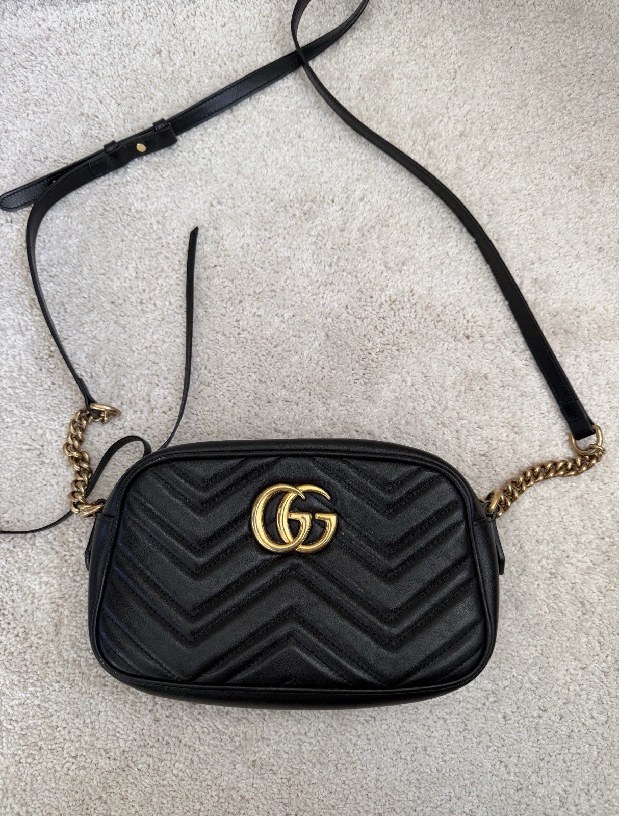 Gucci Black GG Logo Chevron Quilted Crossbody Zip Bag Chain Strap Gold HW
