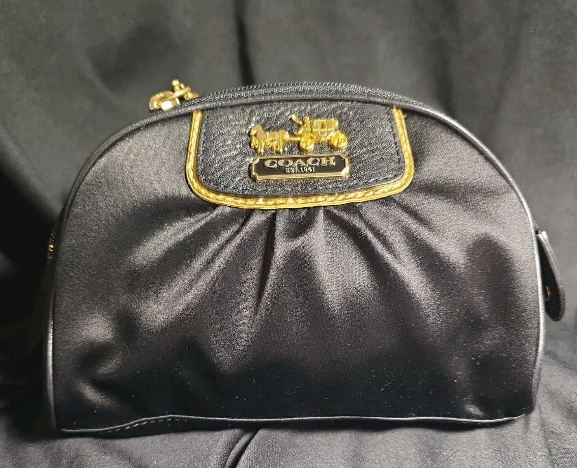 Coach Amanda Satin Wristlet Or Cosmetic Case With Goldtone Horse & Carriage