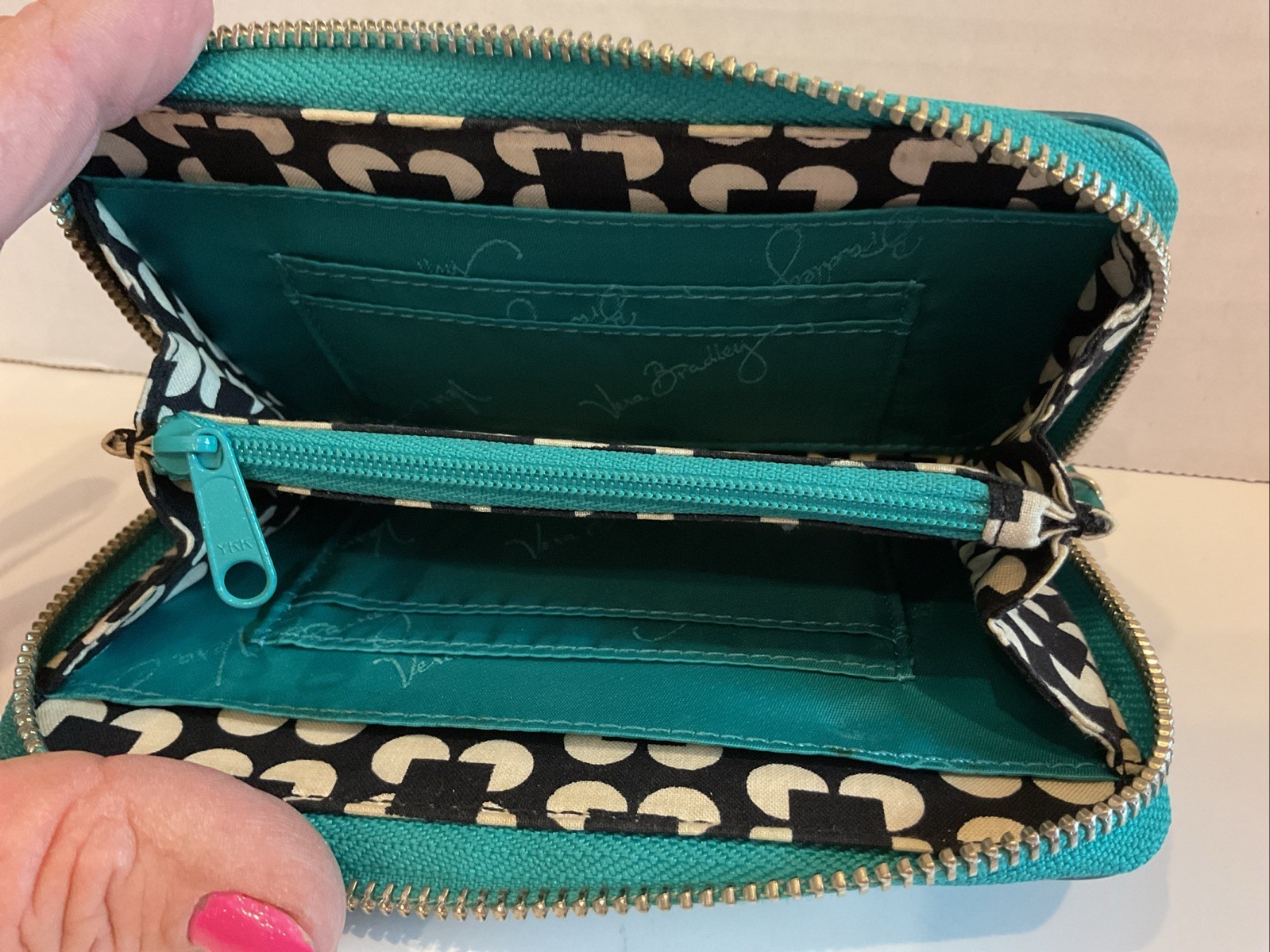 Very Gently Used~ Vera Bradley Leather Turquois Wristlet