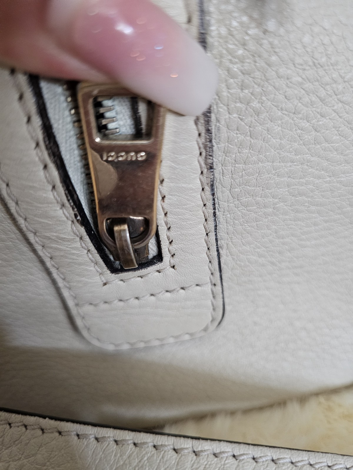 Gucci Beige/Ivory Striped Satchel Top Handle Bag w/ Zip & Detachable Strap