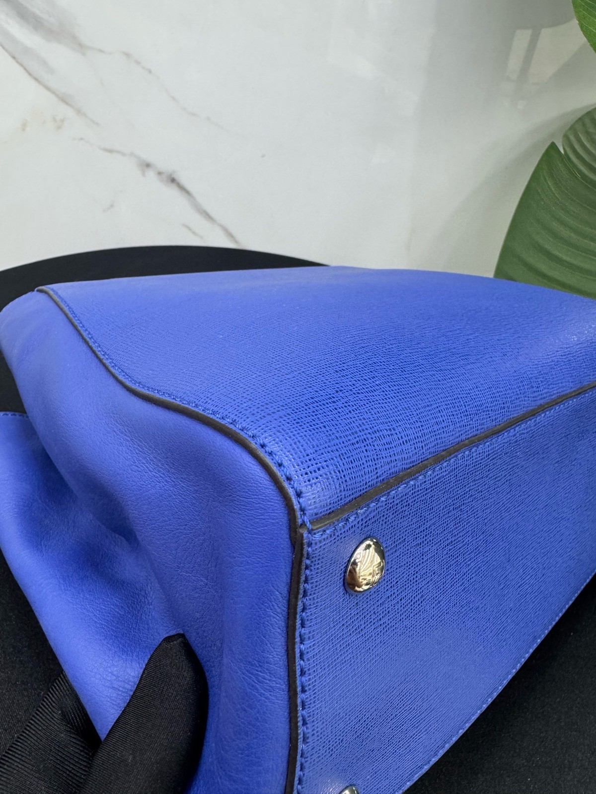 Fendi Pre-Owned Authentic Crossbody Bag Length 26 x Width 12 x Height 21 cm