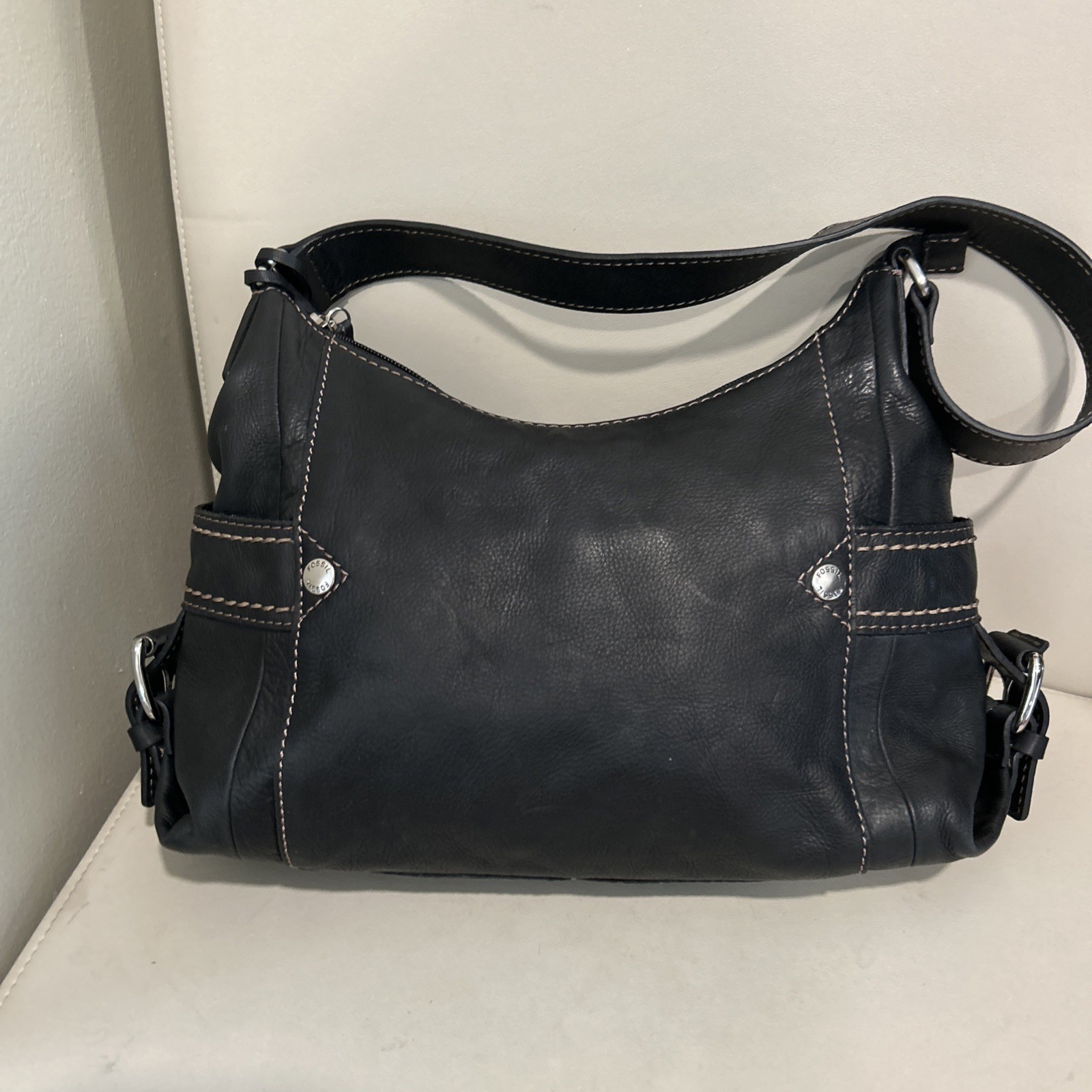Fossil Leather Shoulder Bag Black Contrast Stitching Key Charm Y2K Boho