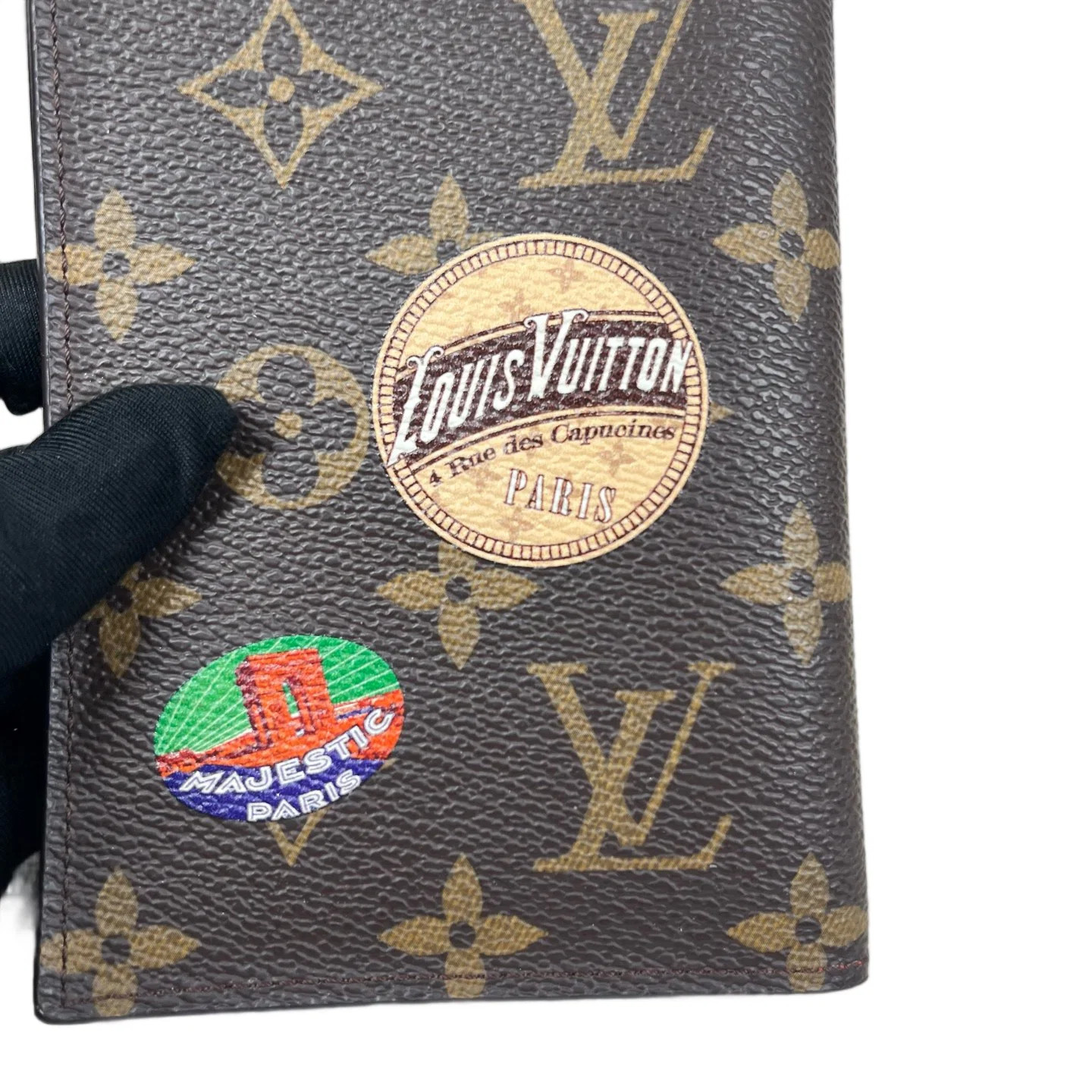 Louis Vuitton Passport Cover Brown Red Monogram (dh071726f6r)