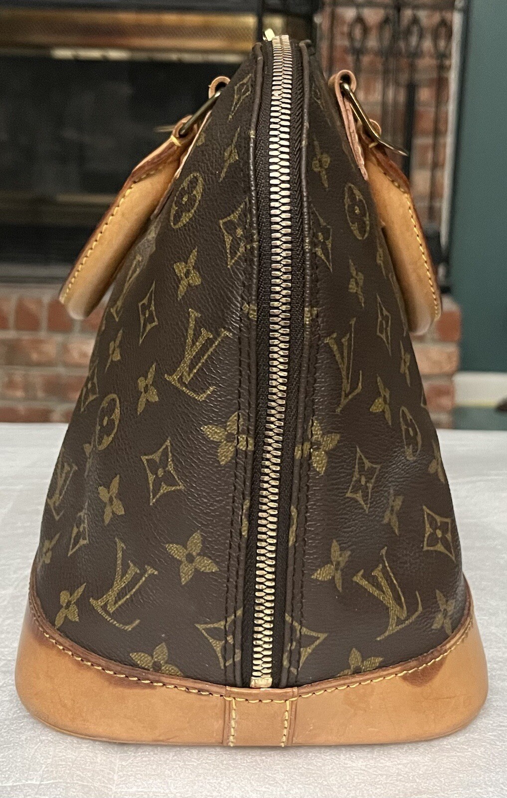 Louis Vuitton Monogram Alma PM Handbag Browns Canvas Bag – GOOD