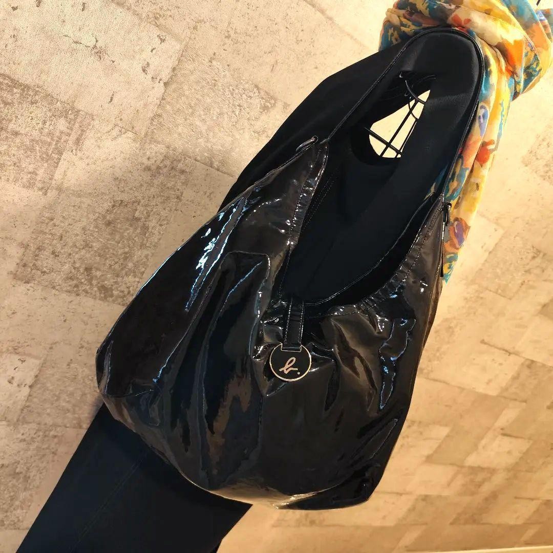 Agnes b. VOYAGE shoulder bag enamel 2way large capacity
