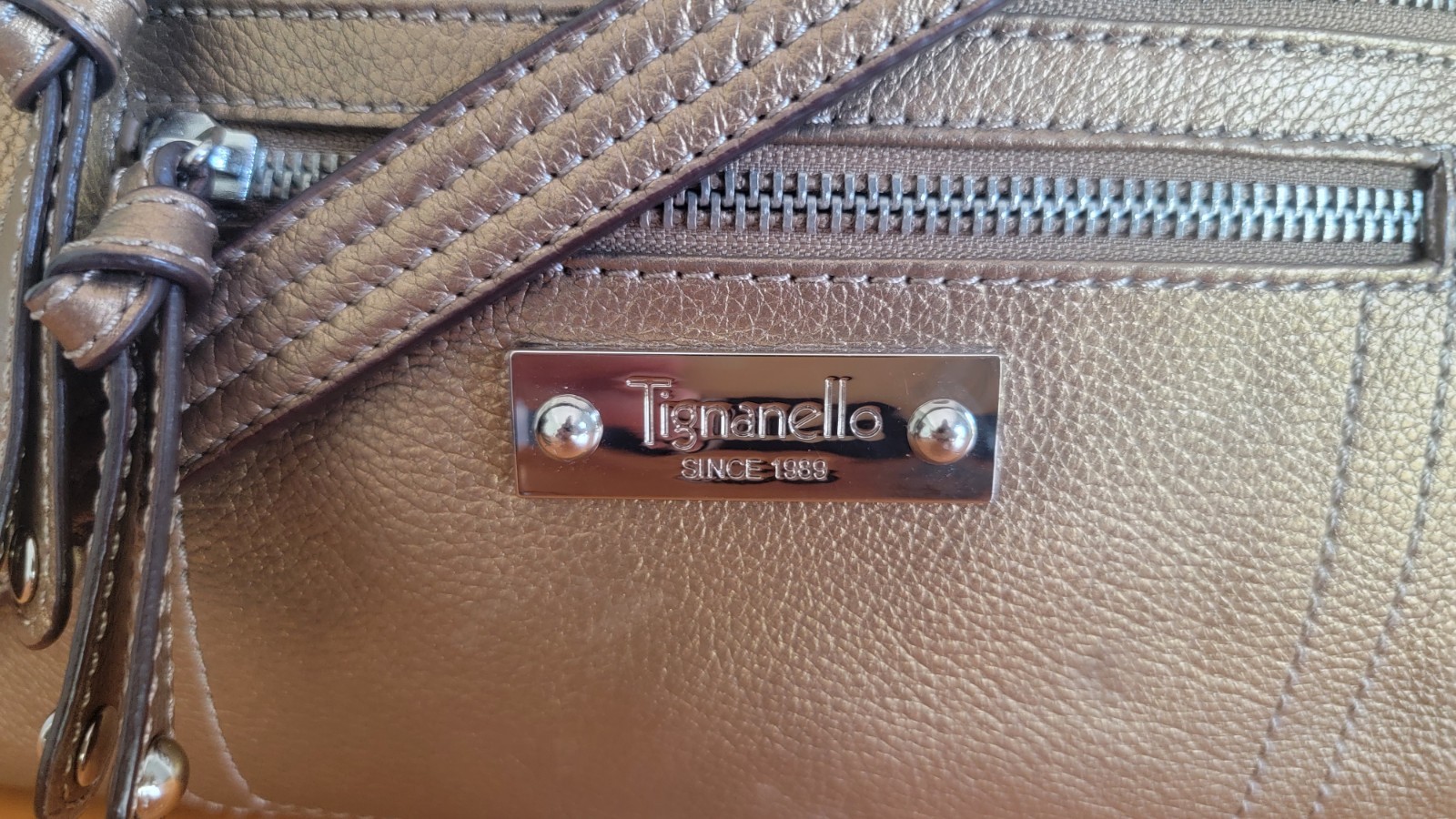 Tignanello Metallic Old Gold Pebbled Leather Crossbody Bag Purse Multi Pocket