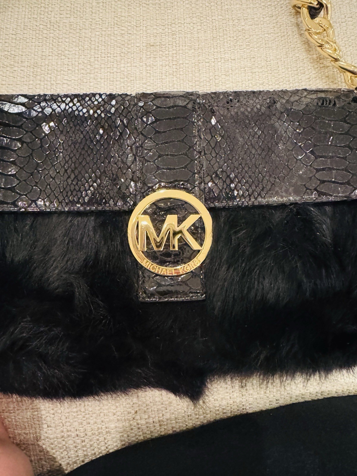 MICHAEL KORS FULTON BLACK RABBIT FUR+PYTHON LEATHER+GOLD CLUTCH, SHOULDER BAG