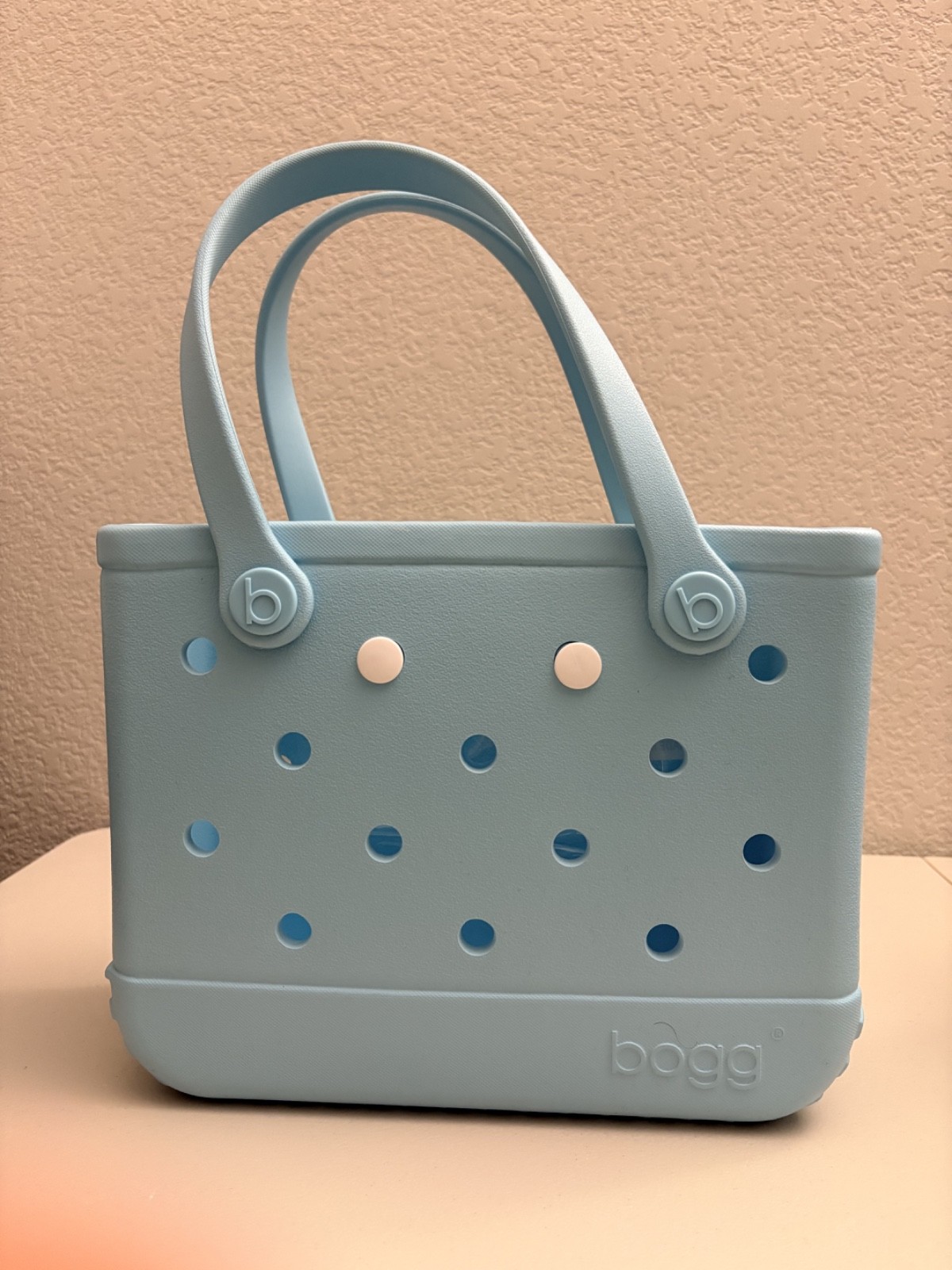 Bogg Blue Weatherproof Washable Rubber Bitty Bag. Blue Skies Beach Bag